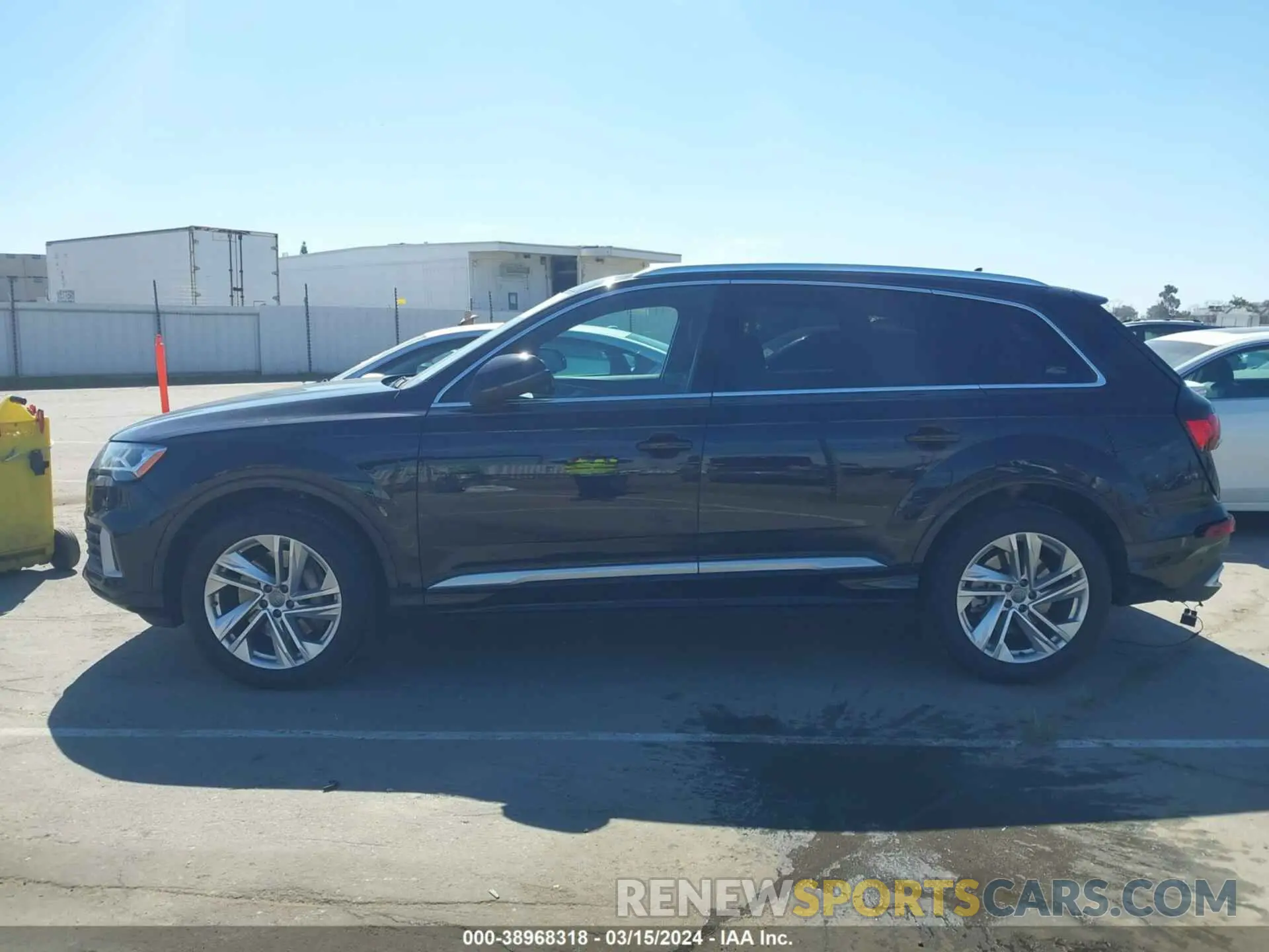 14 Фотография поврежденного автомобиля WA1LJAF74MD000435 AUDI Q7 2021