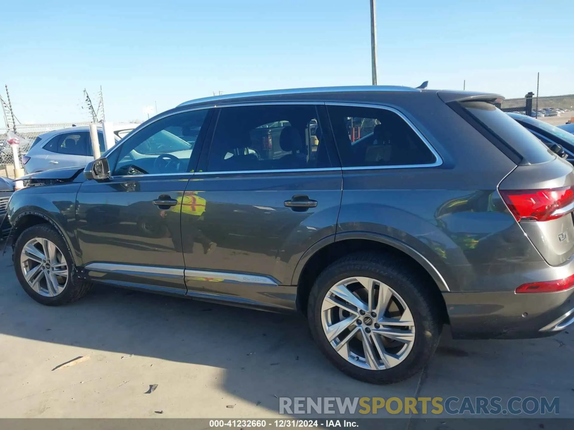 14 Photograph of a damaged car WA1LJAF77MD040847 AUDI Q7 2021