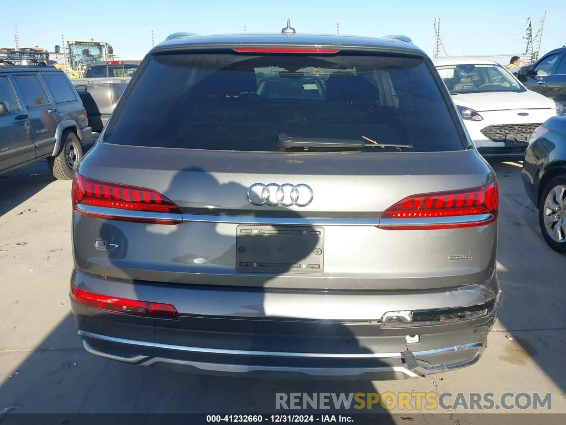 16 Photograph of a damaged car WA1LJAF77MD040847 AUDI Q7 2021