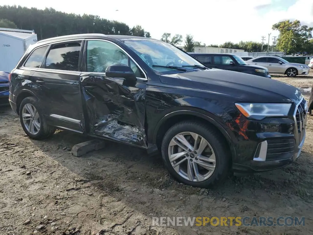4 Photograph of a damaged car WA1LJAF79MD021006 AUDI Q7 2021