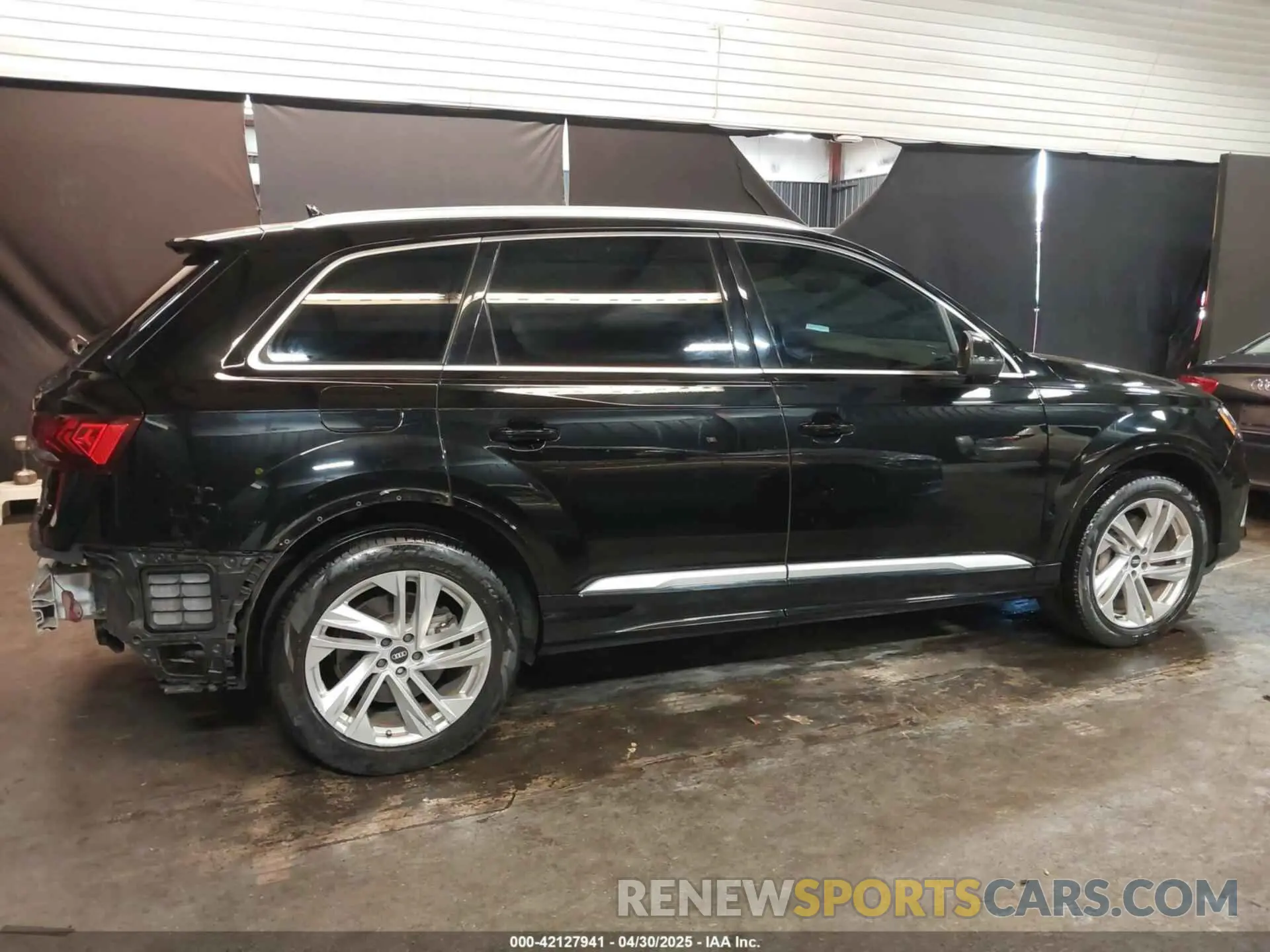 14 Фотография поврежденного автомобиля WA1LJAF7XMD029874 AUDI Q7 2021