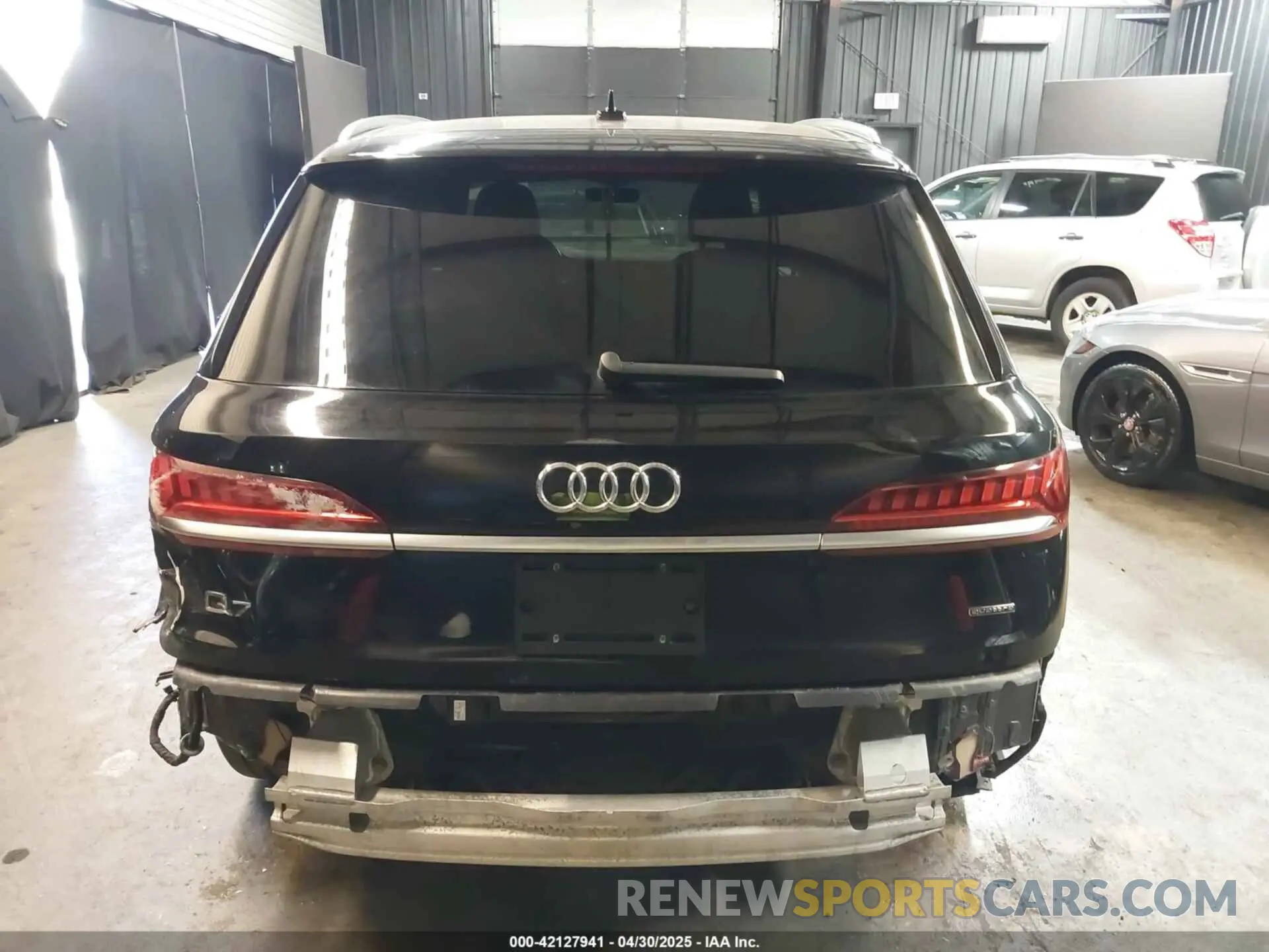 17 Фотография поврежденного автомобиля WA1LJAF7XMD029874 AUDI Q7 2021
