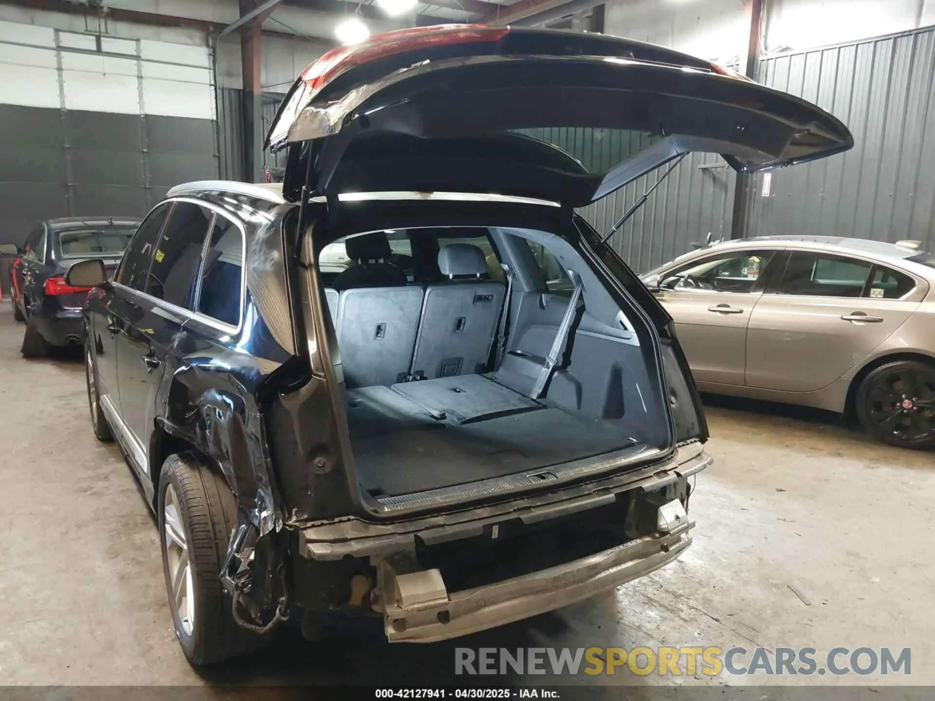 3 Фотография поврежденного автомобиля WA1LJAF7XMD029874 AUDI Q7 2021