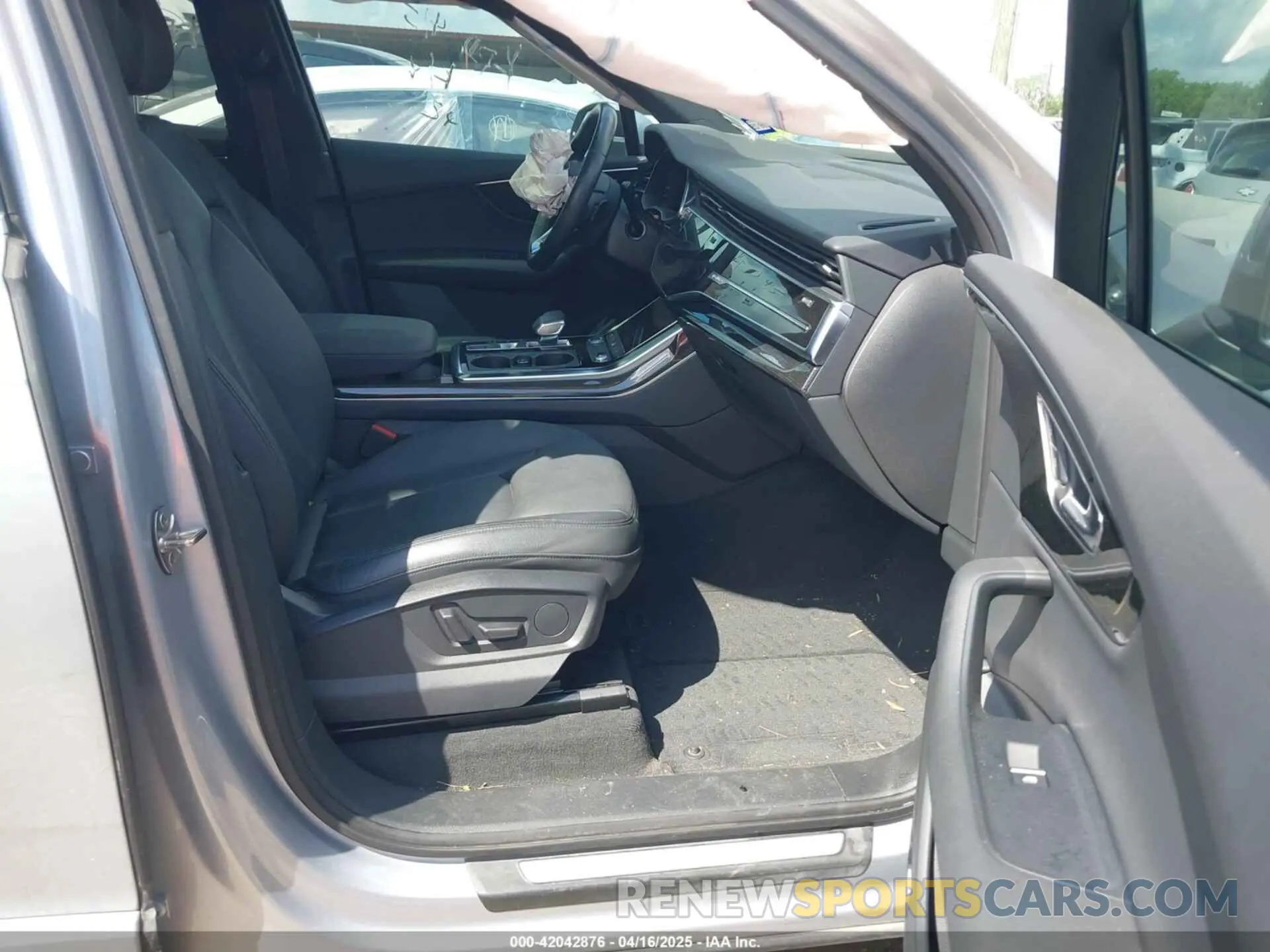 5 Photograph of a damaged car WA1LJBF73MD035506 AUDI Q7 2021