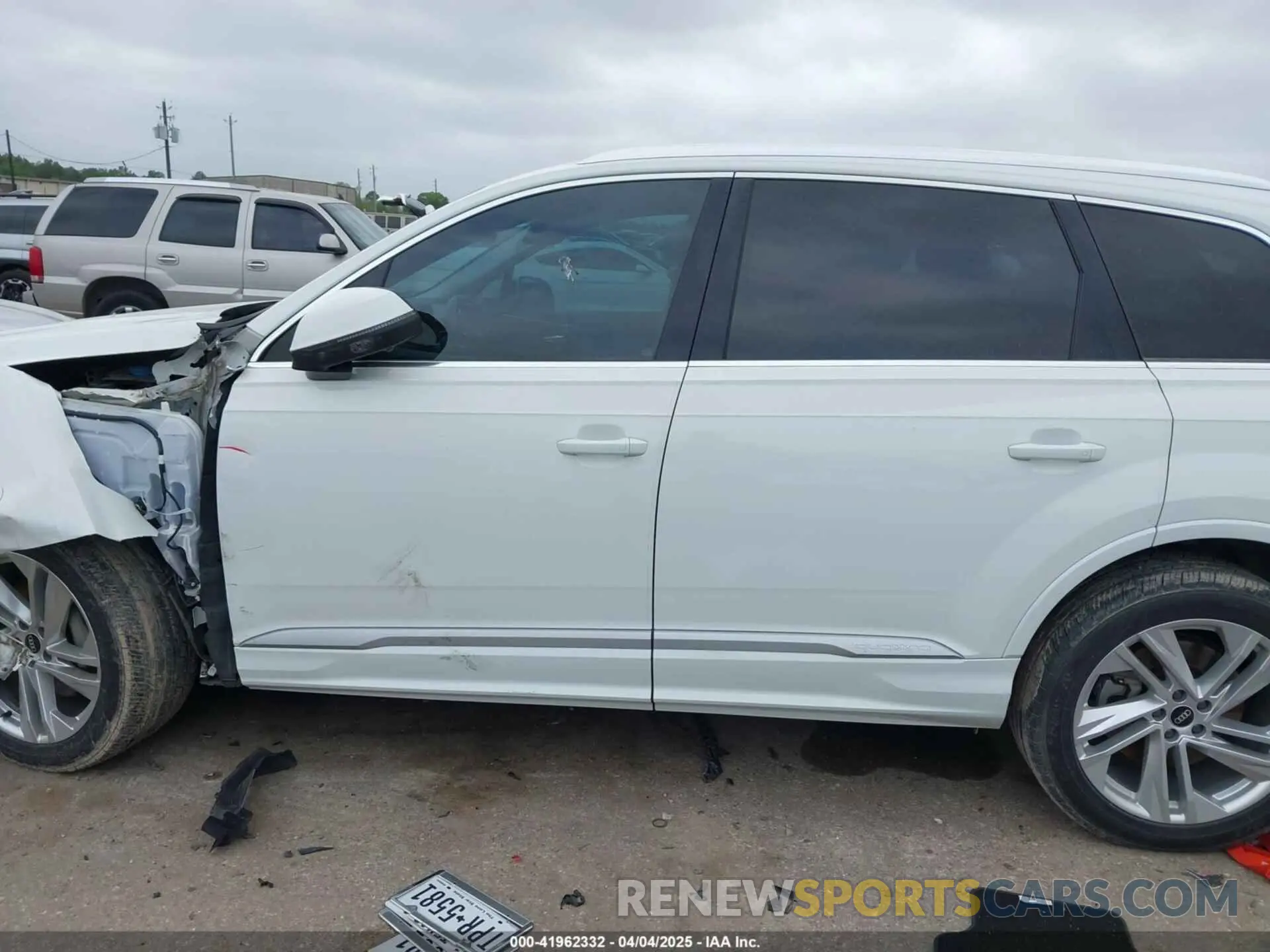 14 Photograph of a damaged car WA1LXAF71MD013285 AUDI Q7 2021