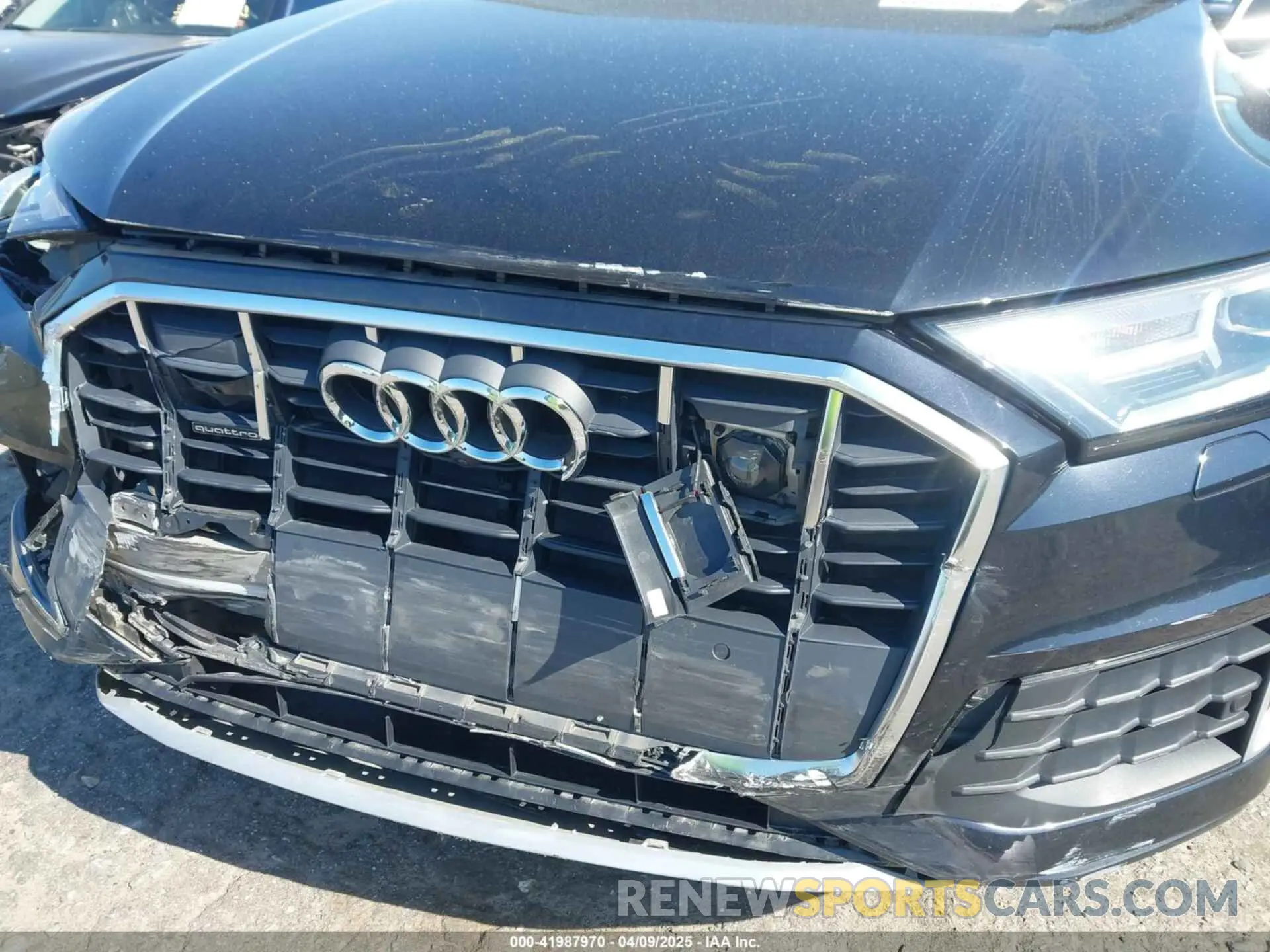 18 Photograph of a damaged car WA1LXAF71MD037845 AUDI Q7 2021
