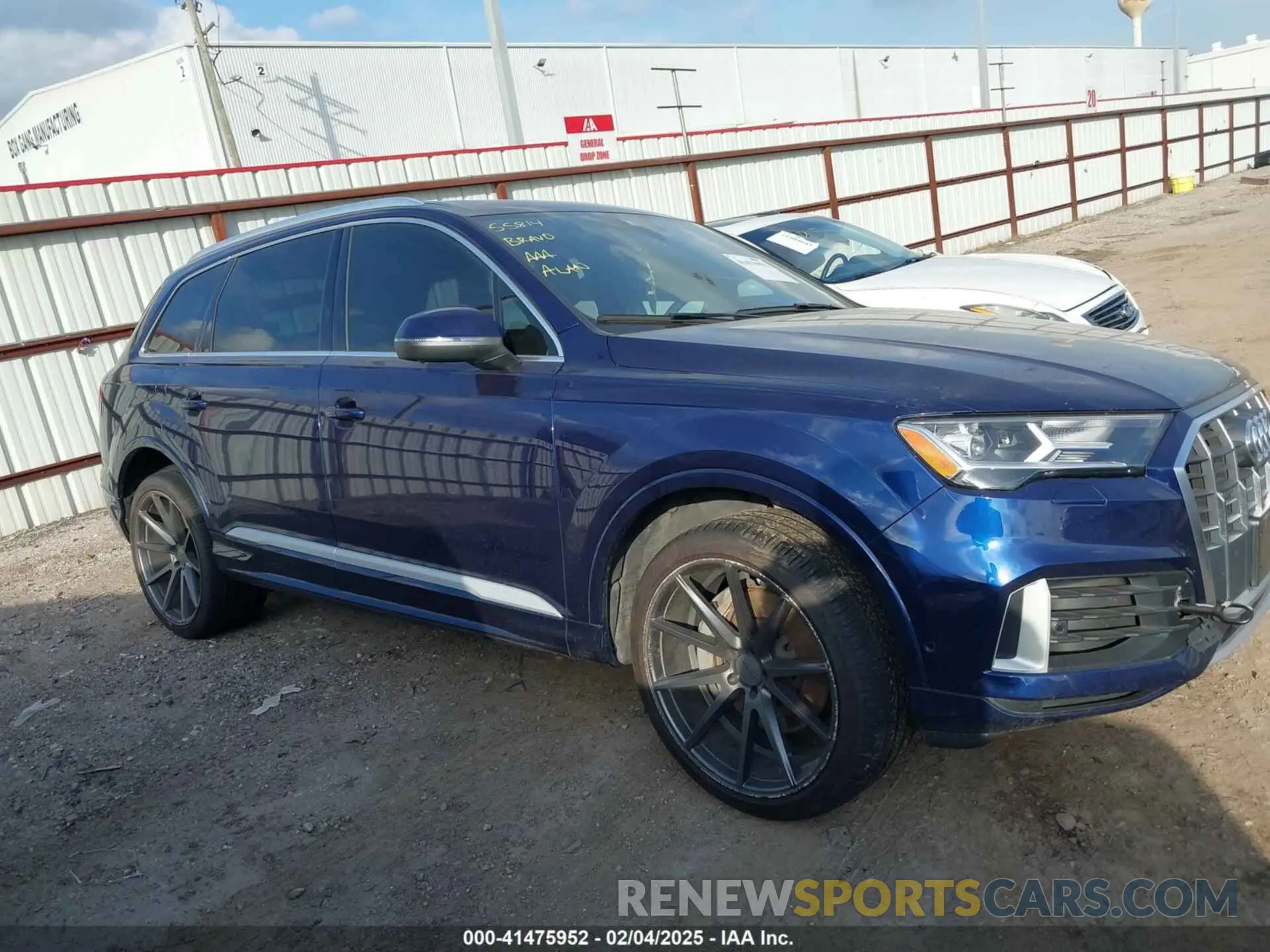 14 Photograph of a damaged car WA1LXAF72MD017846 AUDI Q7 2021