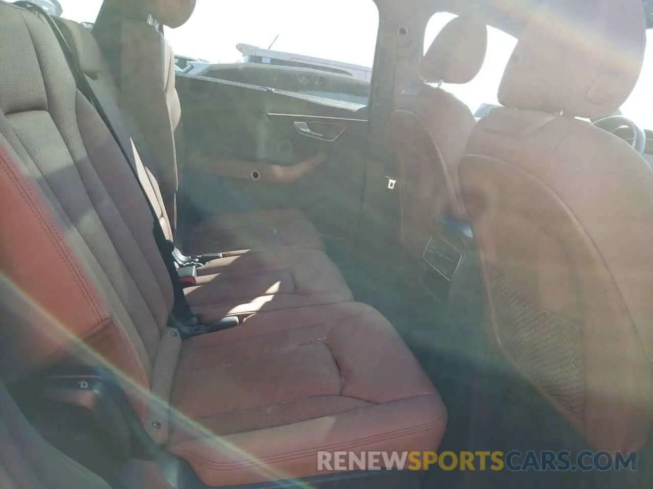 6 Photograph of a damaged car WA1LXAF74MD023387 AUDI Q7 2021