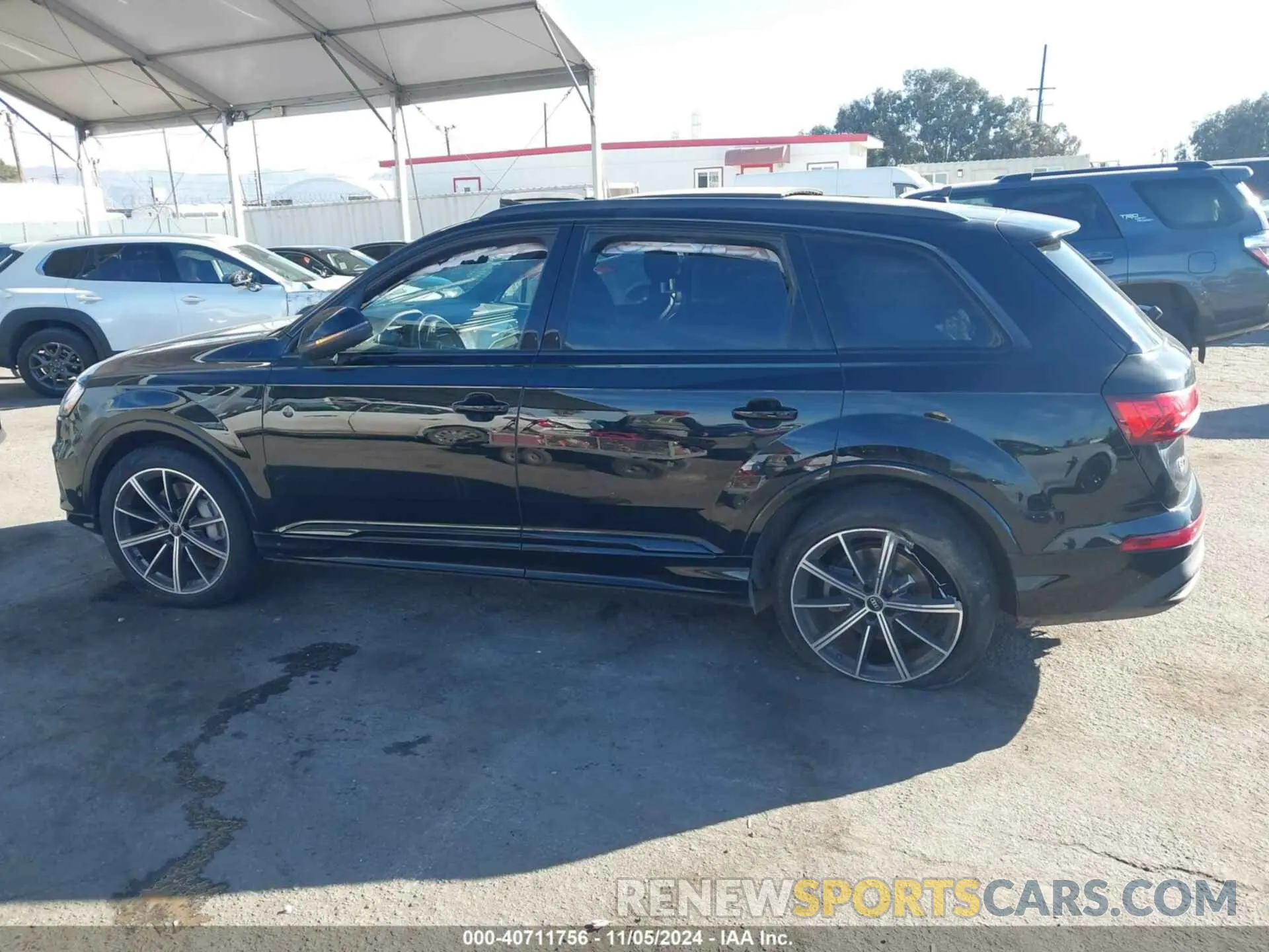 13 Фотография поврежденного автомобиля WA1LXAF74MD031554 AUDI Q7 2021