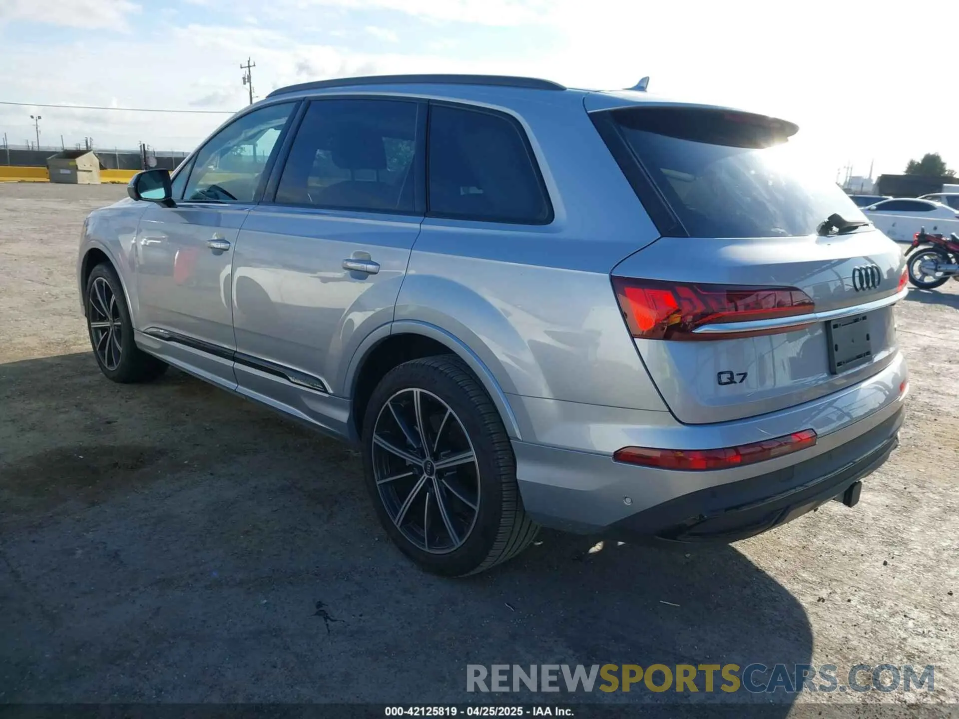 3 Фотография поврежденного автомобиля WA1LXAF74MD036771 AUDI Q7 2021