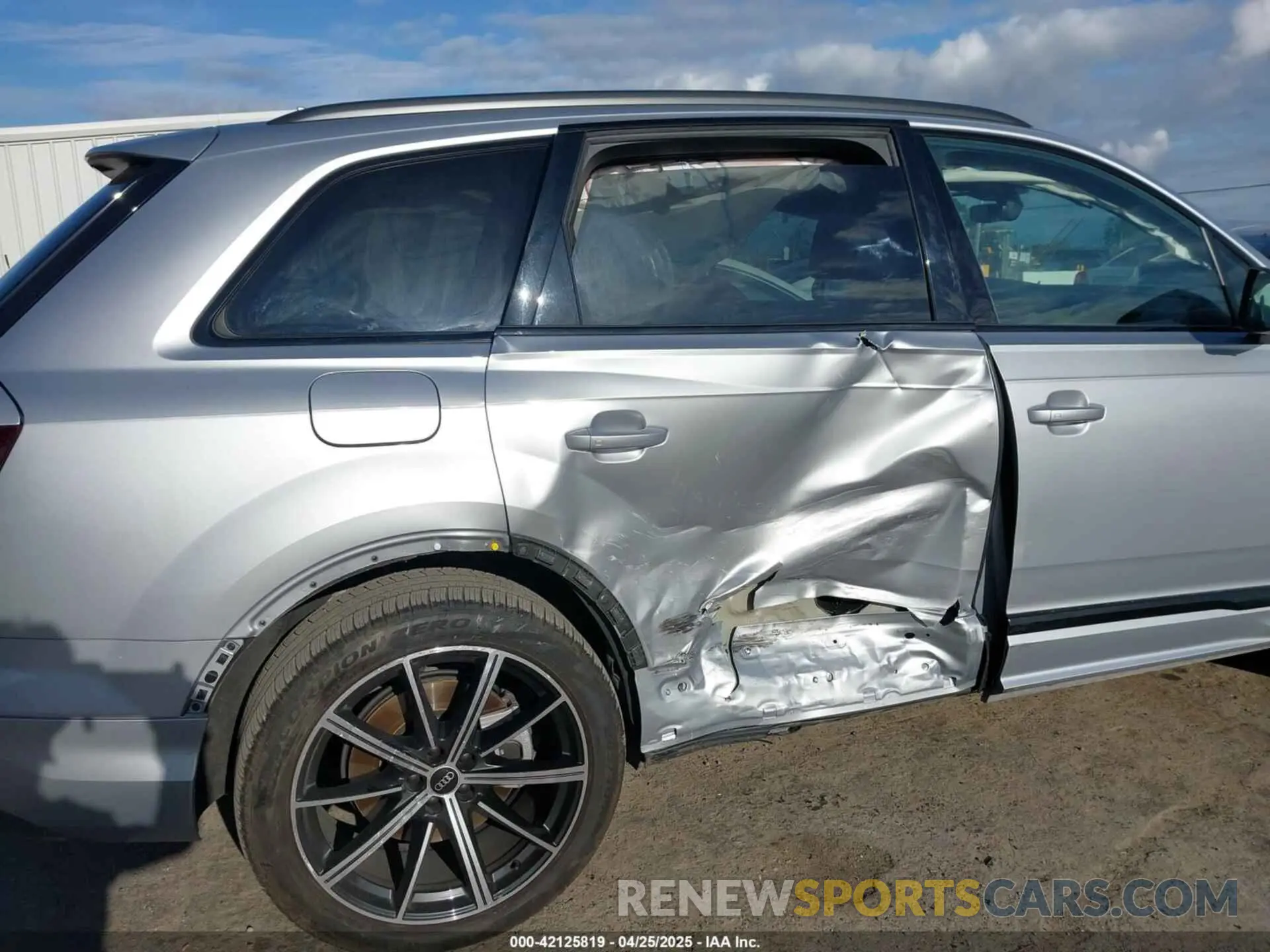 6 Фотография поврежденного автомобиля WA1LXAF74MD036771 AUDI Q7 2021