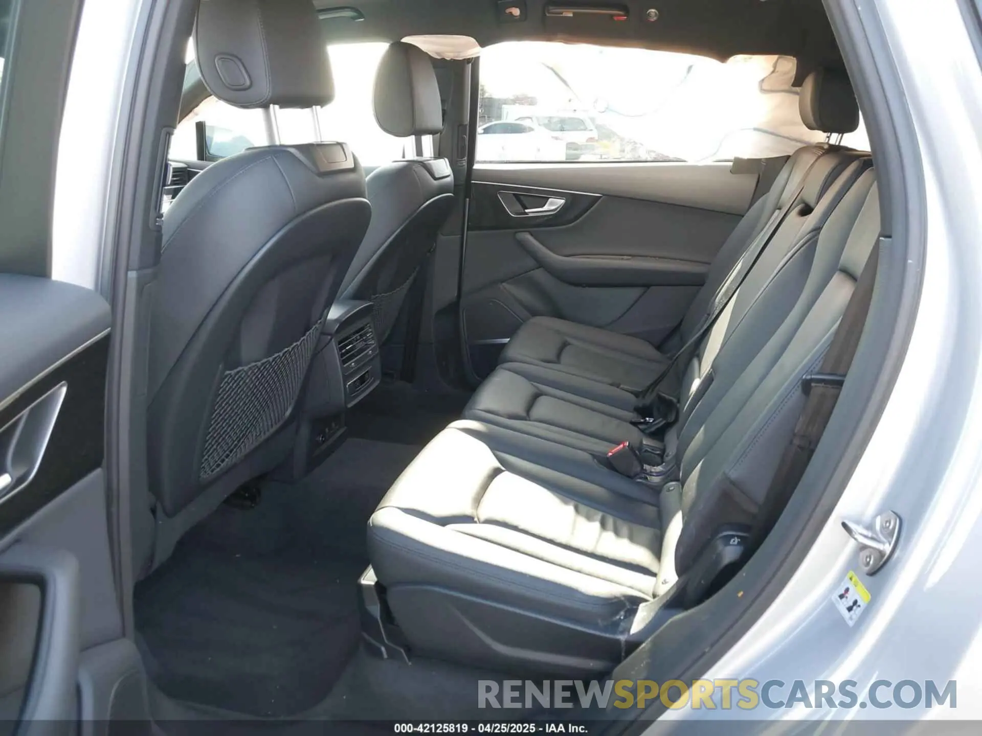 8 Фотография поврежденного автомобиля WA1LXAF74MD036771 AUDI Q7 2021