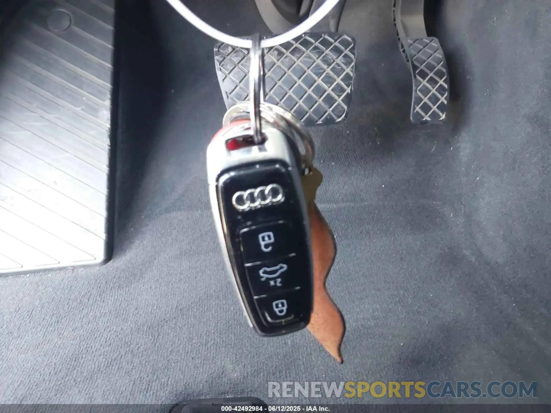 11 Фотография поврежденного автомобиля WA1LXAF75MD013368 AUDI Q7 2021