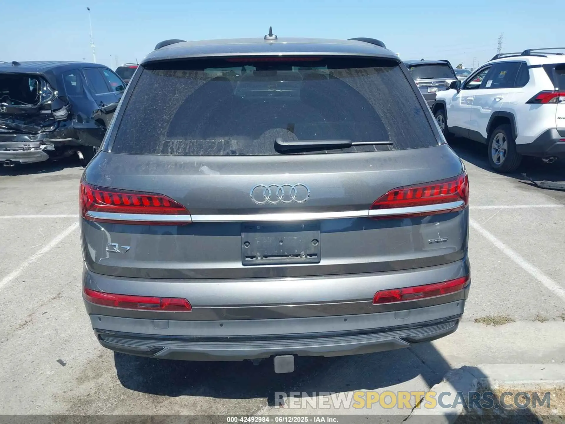 16 Фотография поврежденного автомобиля WA1LXAF75MD013368 AUDI Q7 2021
