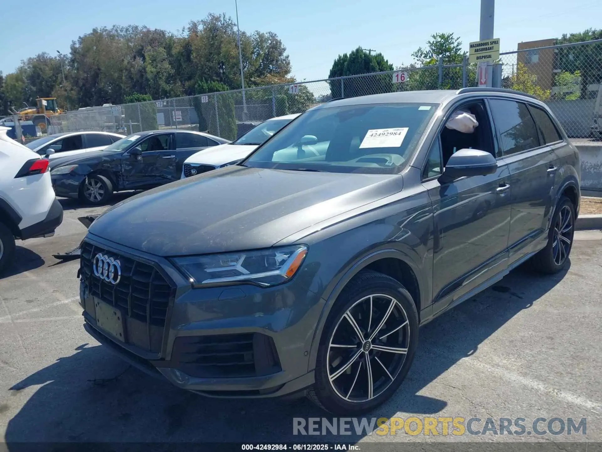 2 Фотография поврежденного автомобиля WA1LXAF75MD013368 AUDI Q7 2021
