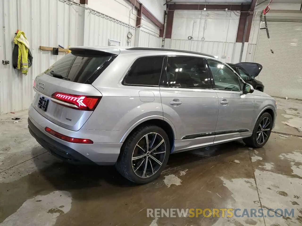 3 Photograph of a damaged car WA1LXAF76MD027280 AUDI Q7 2021