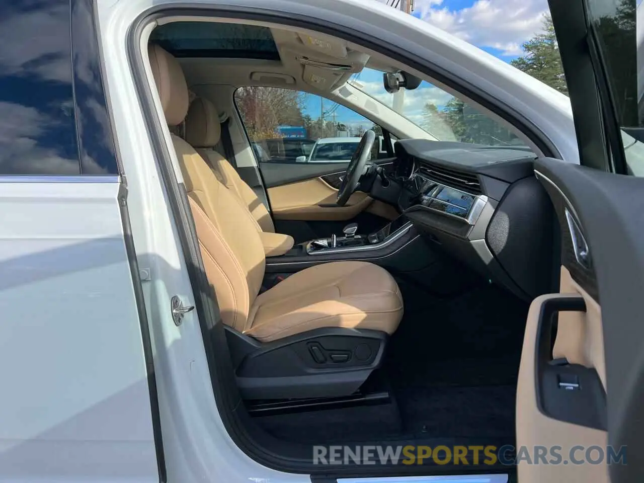 5 Photograph of a damaged car WA1LXAF77MD025392 AUDI Q7 2021