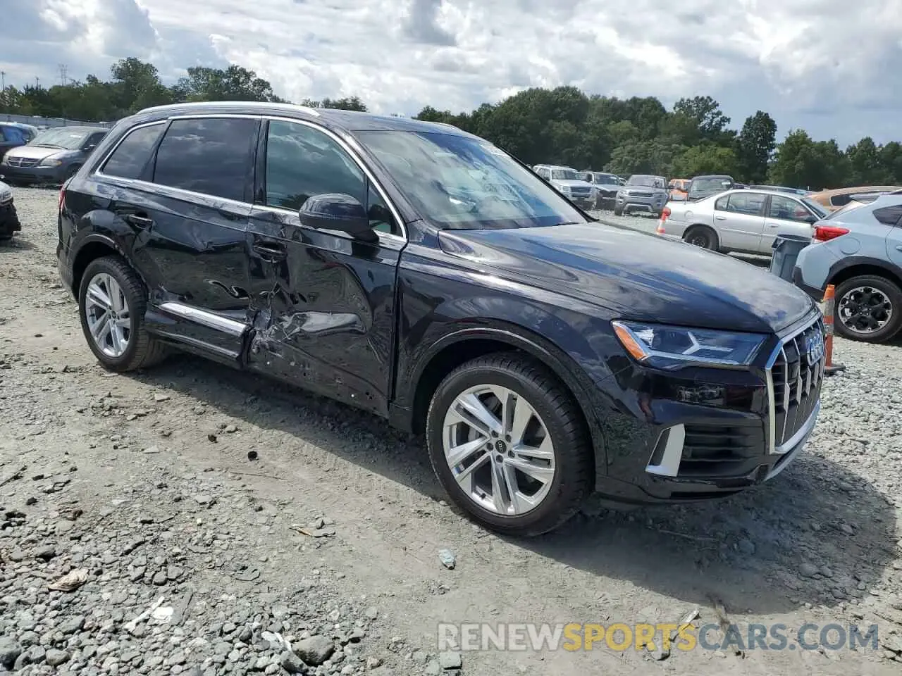 4 Photograph of a damaged car WA1LXAF78MD039107 AUDI Q7 2021