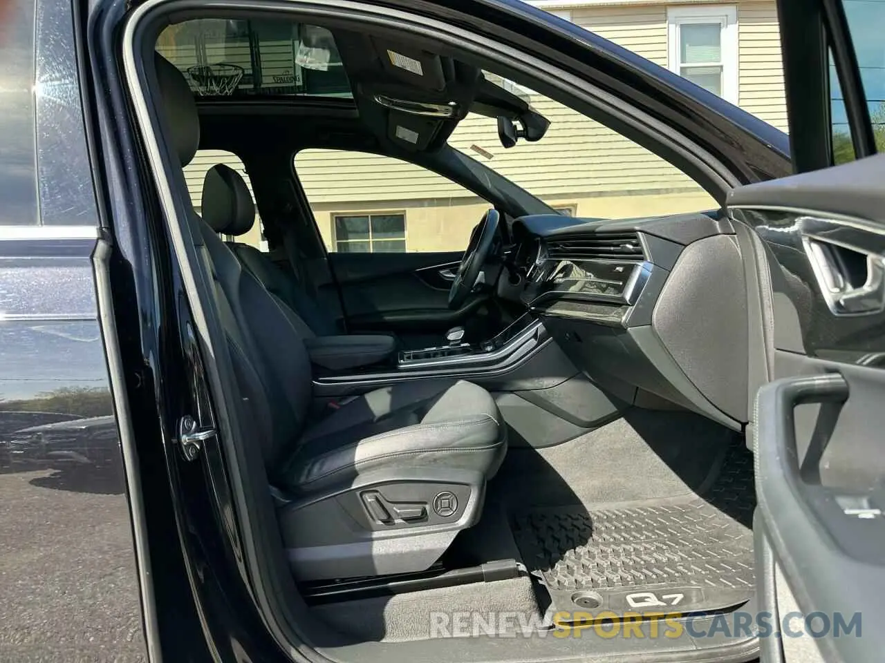 9 Фотография поврежденного автомобиля WA1LXAF79MD000493 AUDI Q7 2021