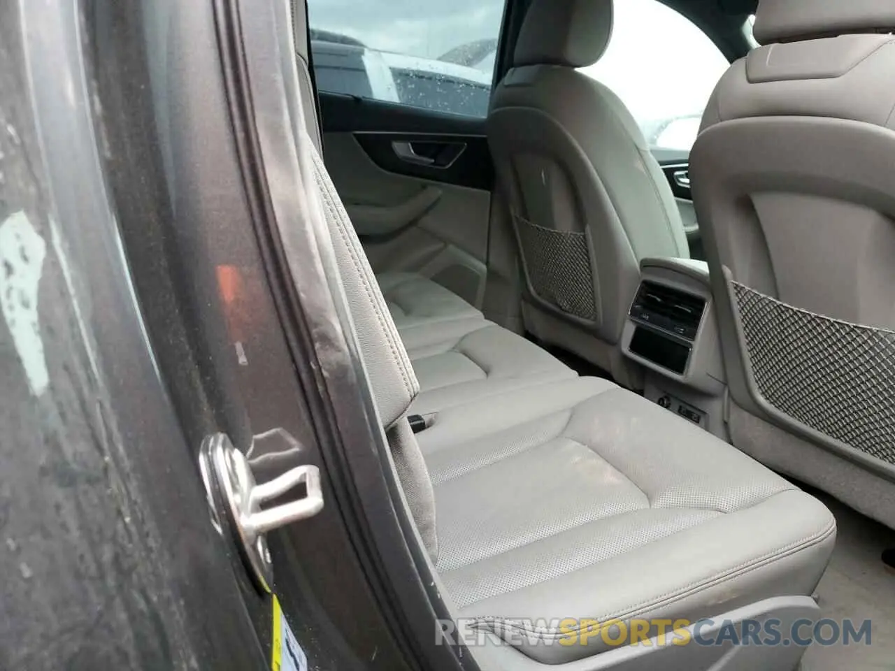 11 Photograph of a damaged car WA1LXAF79MD025846 AUDI Q7 2021