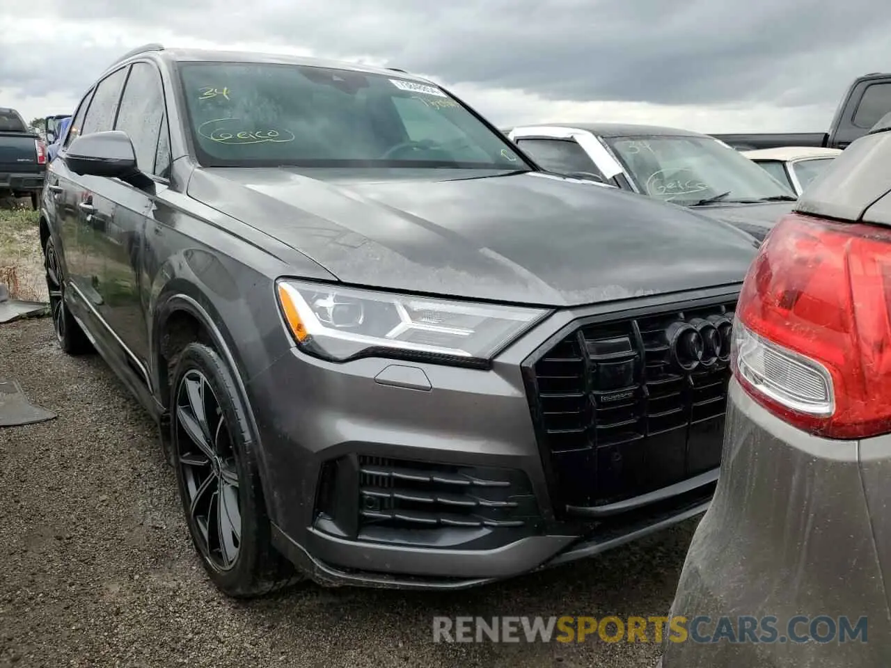 4 Photograph of a damaged car WA1LXAF79MD025846 AUDI Q7 2021