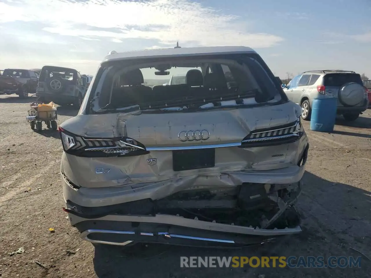 6 Photograph of a damaged car WA1VXAF71MD014316 AUDI Q7 2021