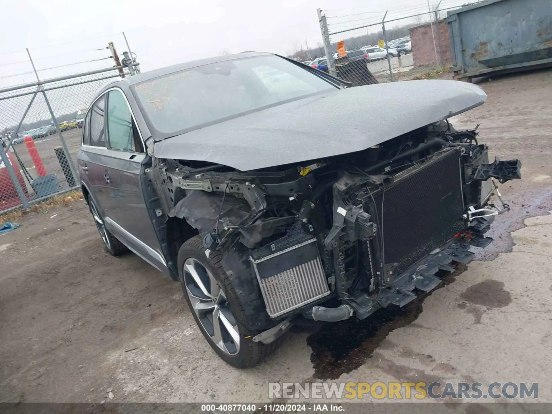 1 Photograph of a damaged car WA1VXAF77MD025076 AUDI Q7 2021
