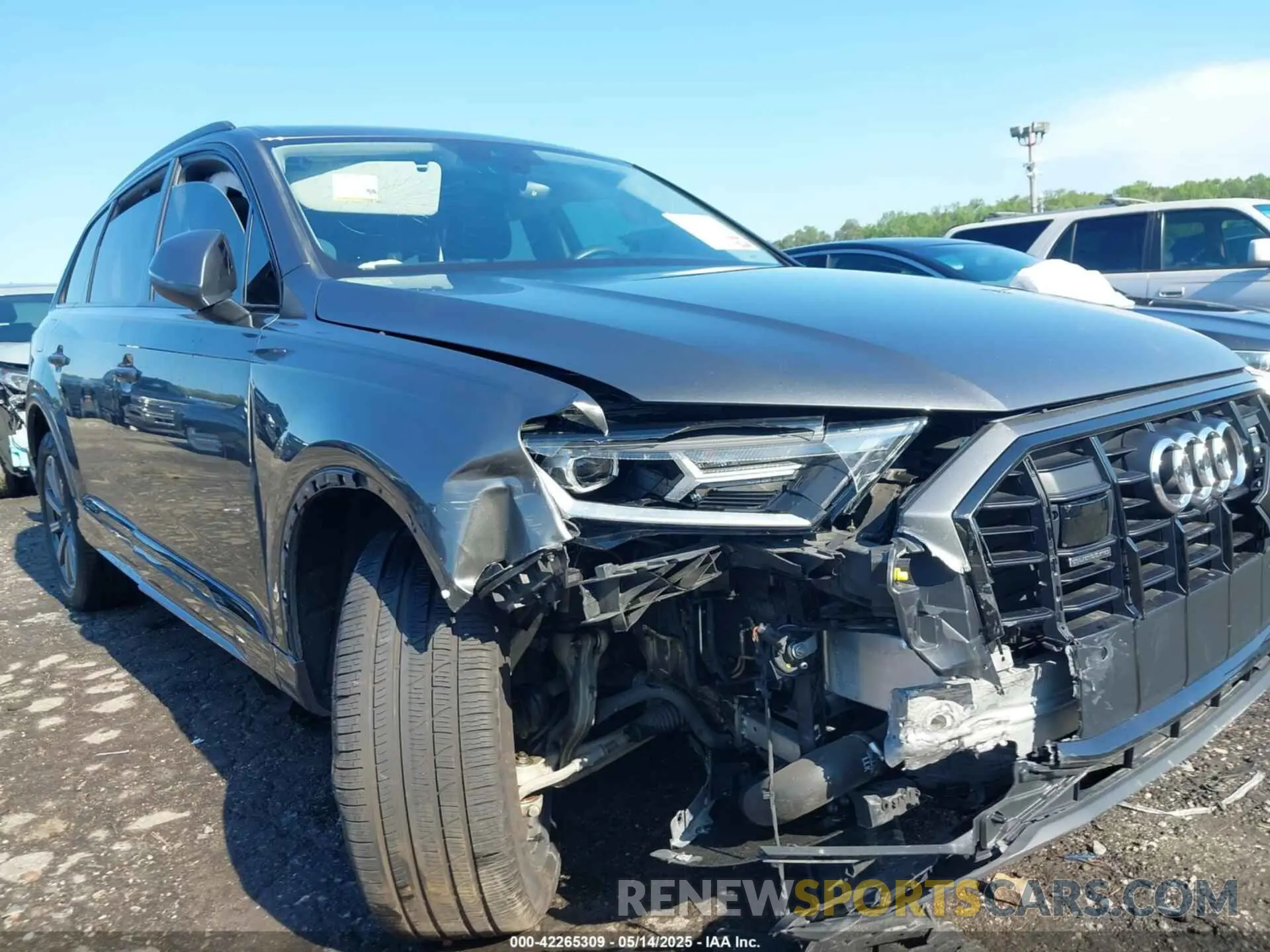 6 Photograph of a damaged car WA1LJBF77ND000677 AUDI Q7 2022