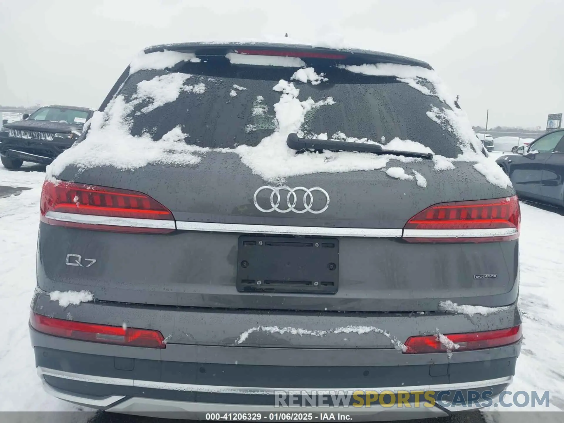 16 Photograph of a damaged car WA1LXBF71ND004884 AUDI Q7 2022