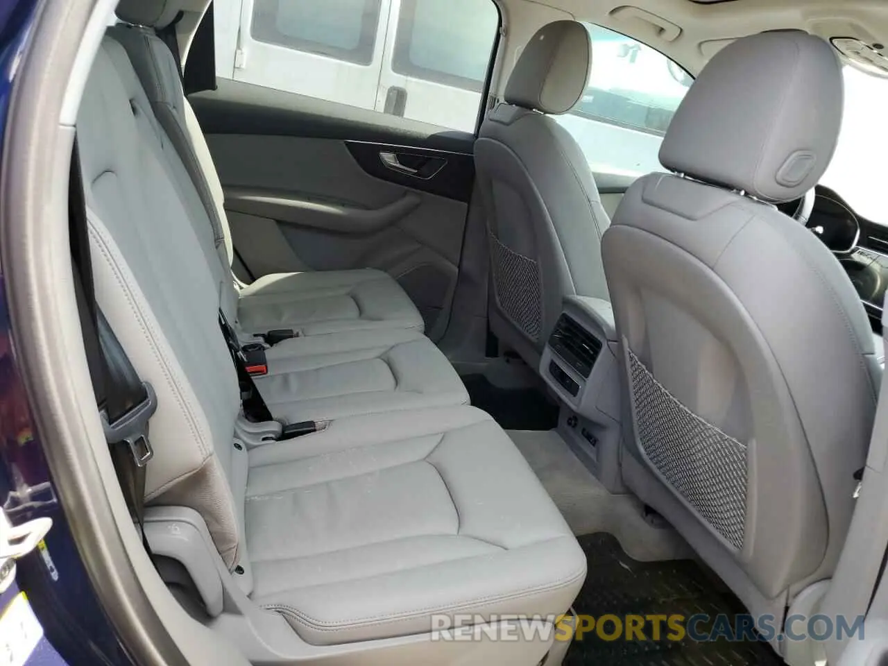 11 Photograph of a damaged car WA1LXBF73ND016079 AUDI Q7 2022