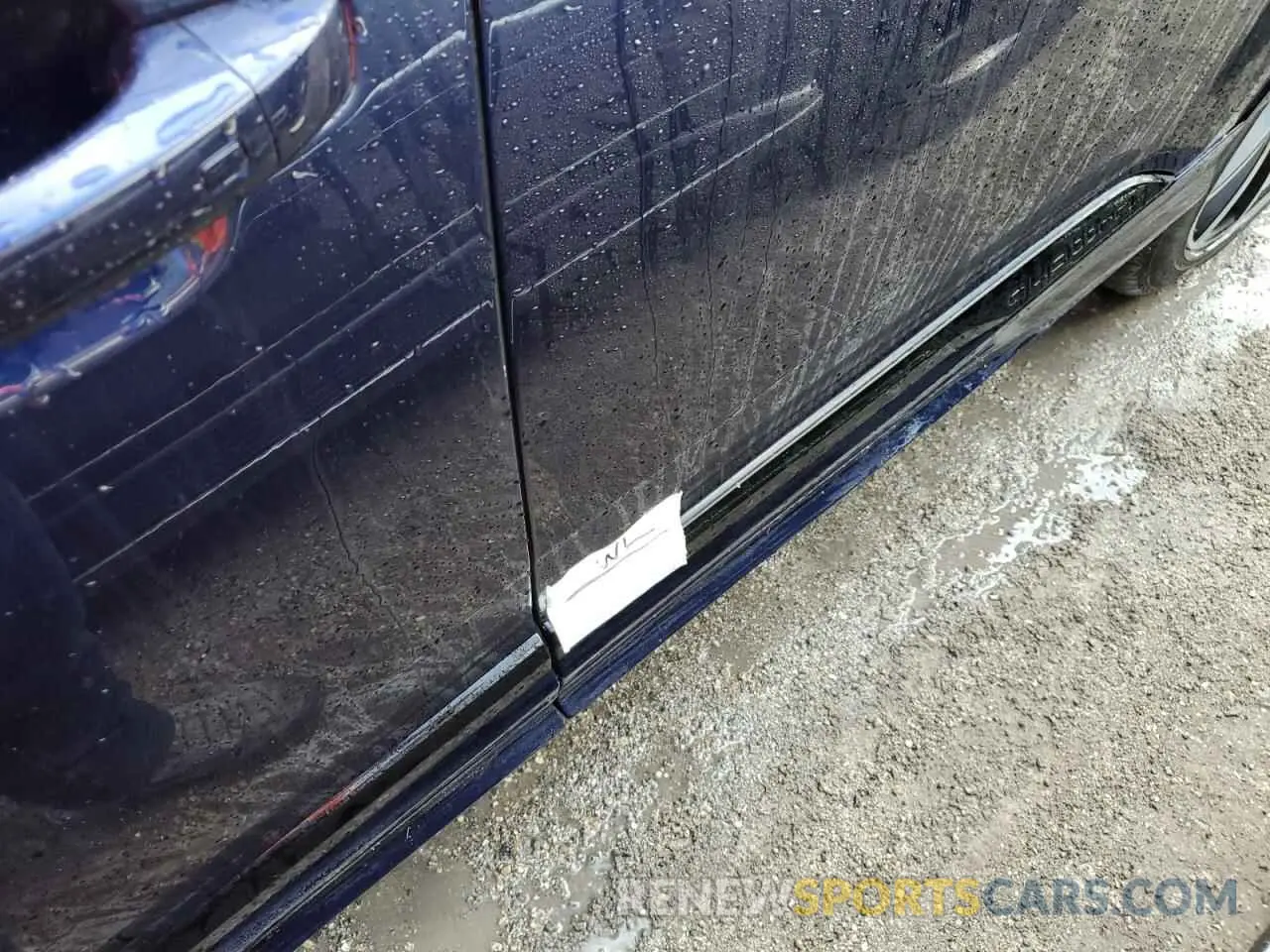 13 Photograph of a damaged car WA1LXBF73ND016079 AUDI Q7 2022