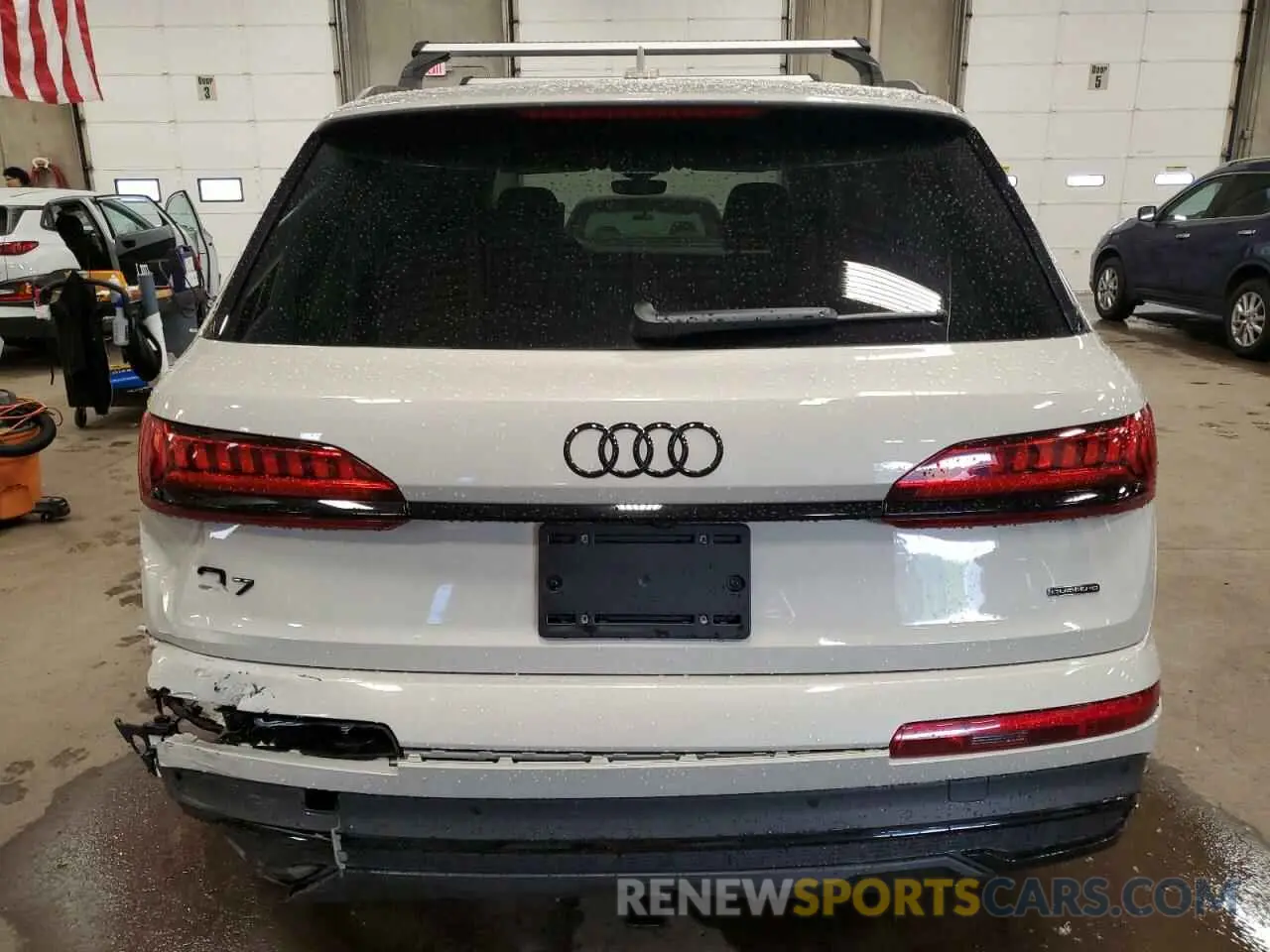 6 Photograph of a damaged car WA1LXBF74ND007908 AUDI Q7 2022