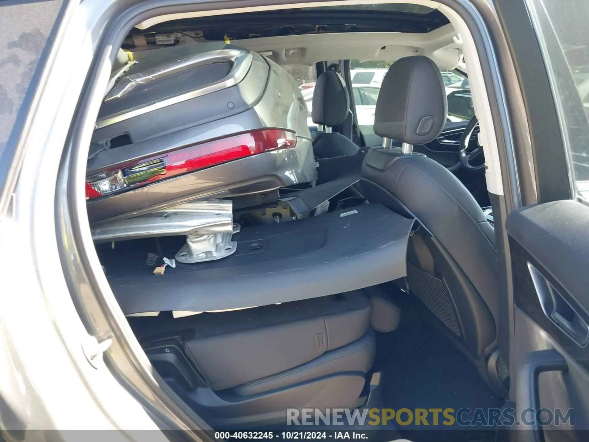8 Photograph of a damaged car WA1LXBF75ND010641 AUDI Q7 2022