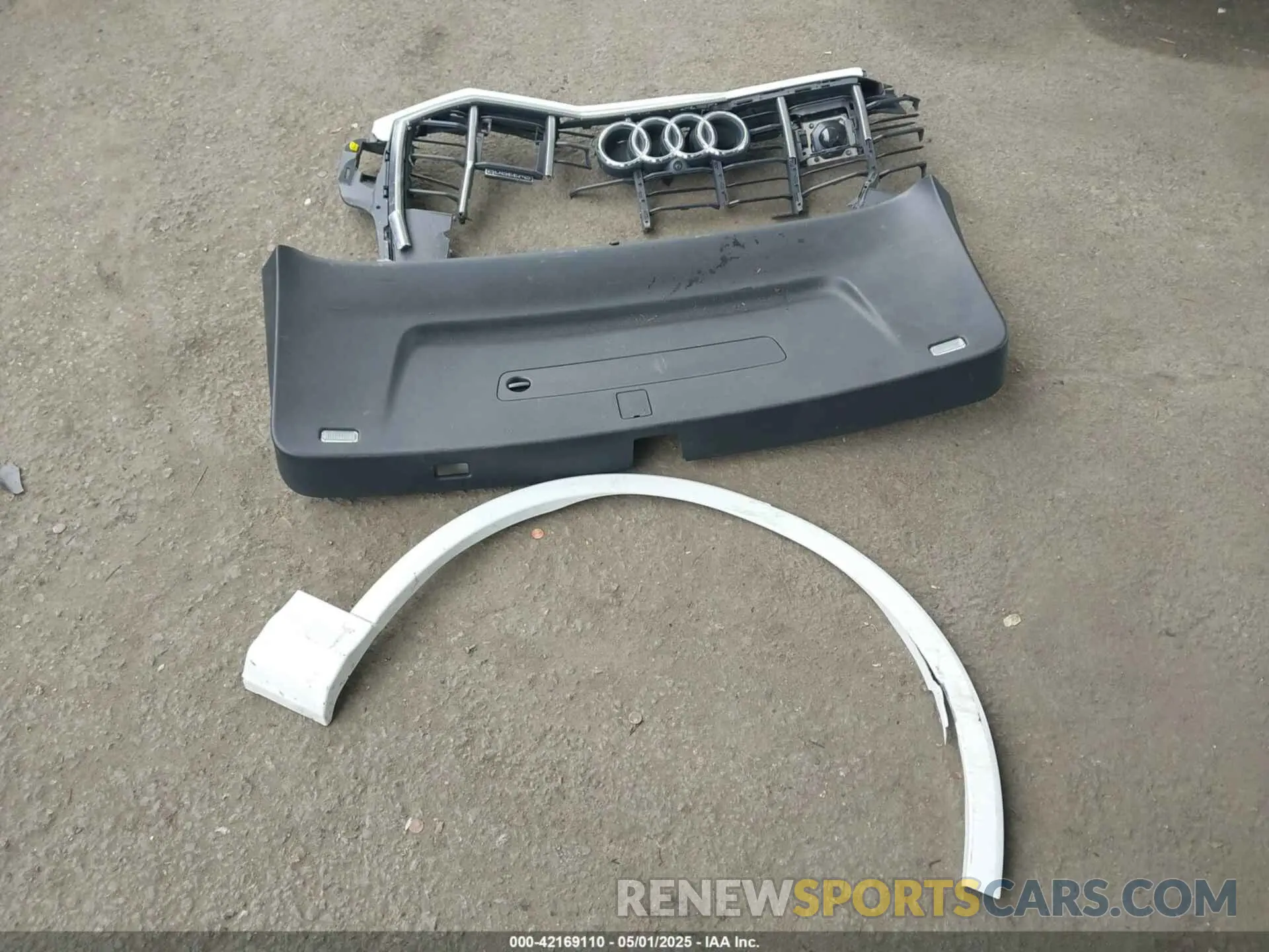 11 Photograph of a damaged car WA1LXBF75ND022305 AUDI Q7 2022
