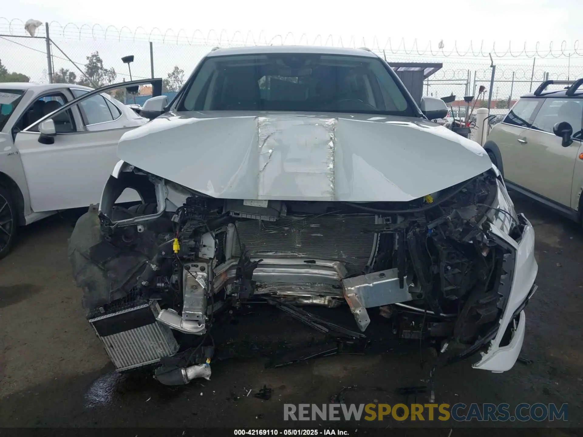 12 Photograph of a damaged car WA1LXBF75ND022305 AUDI Q7 2022