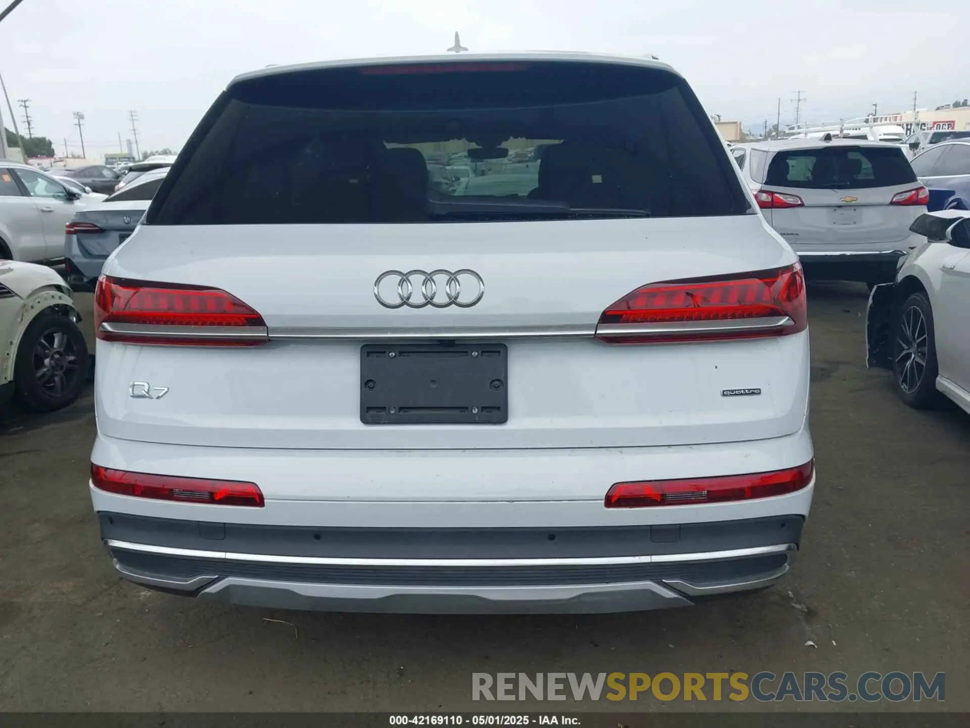 16 Photograph of a damaged car WA1LXBF75ND022305 AUDI Q7 2022