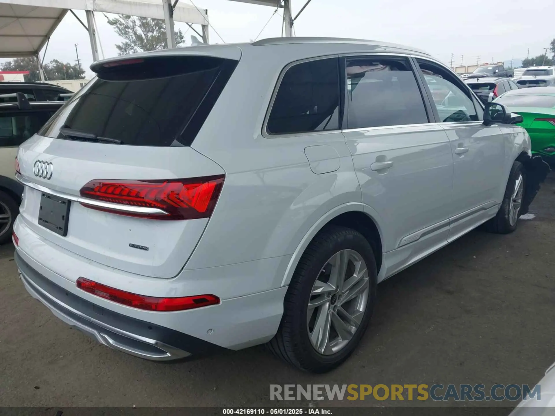 4 Photograph of a damaged car WA1LXBF75ND022305 AUDI Q7 2022