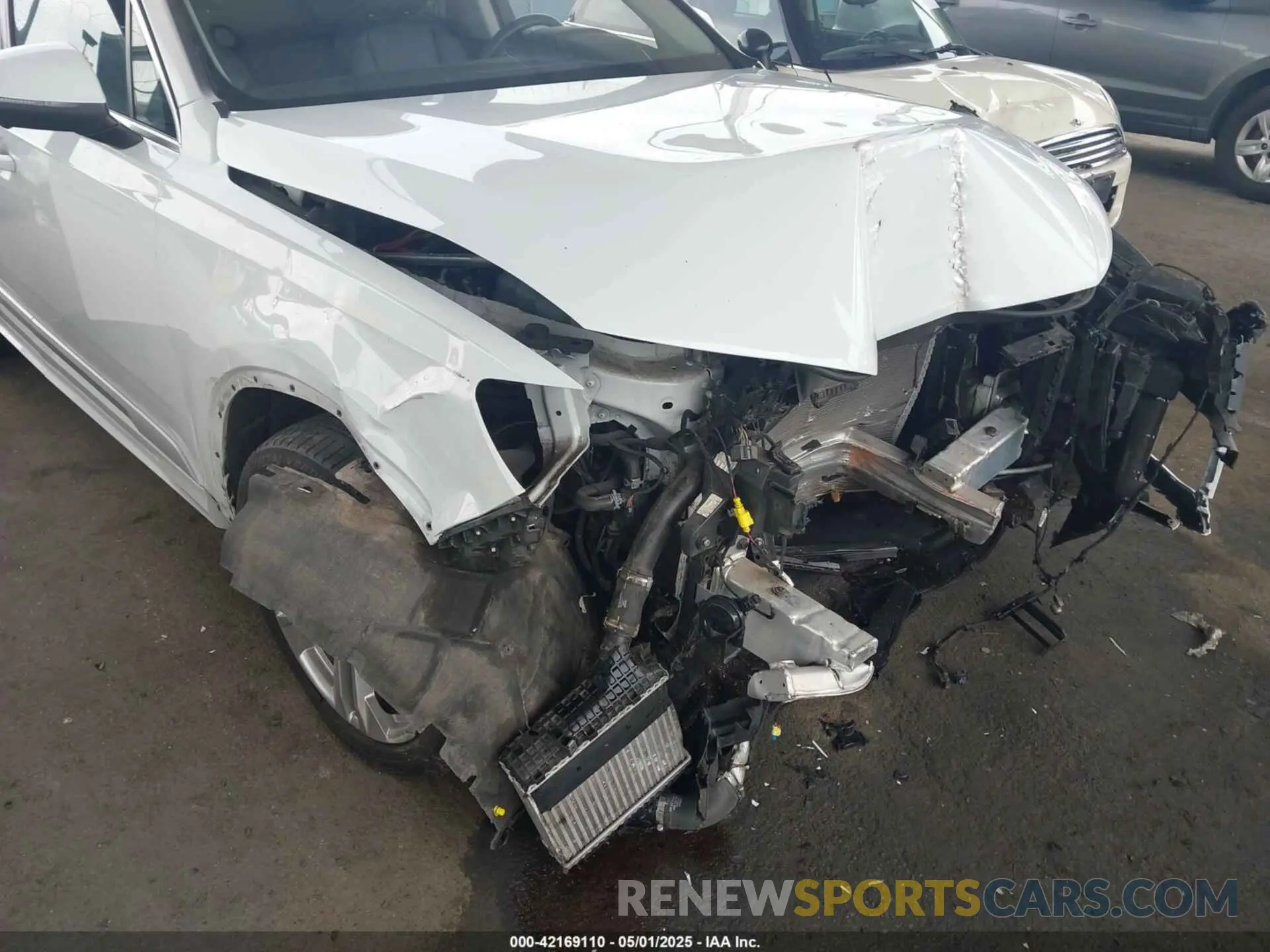 6 Photograph of a damaged car WA1LXBF75ND022305 AUDI Q7 2022