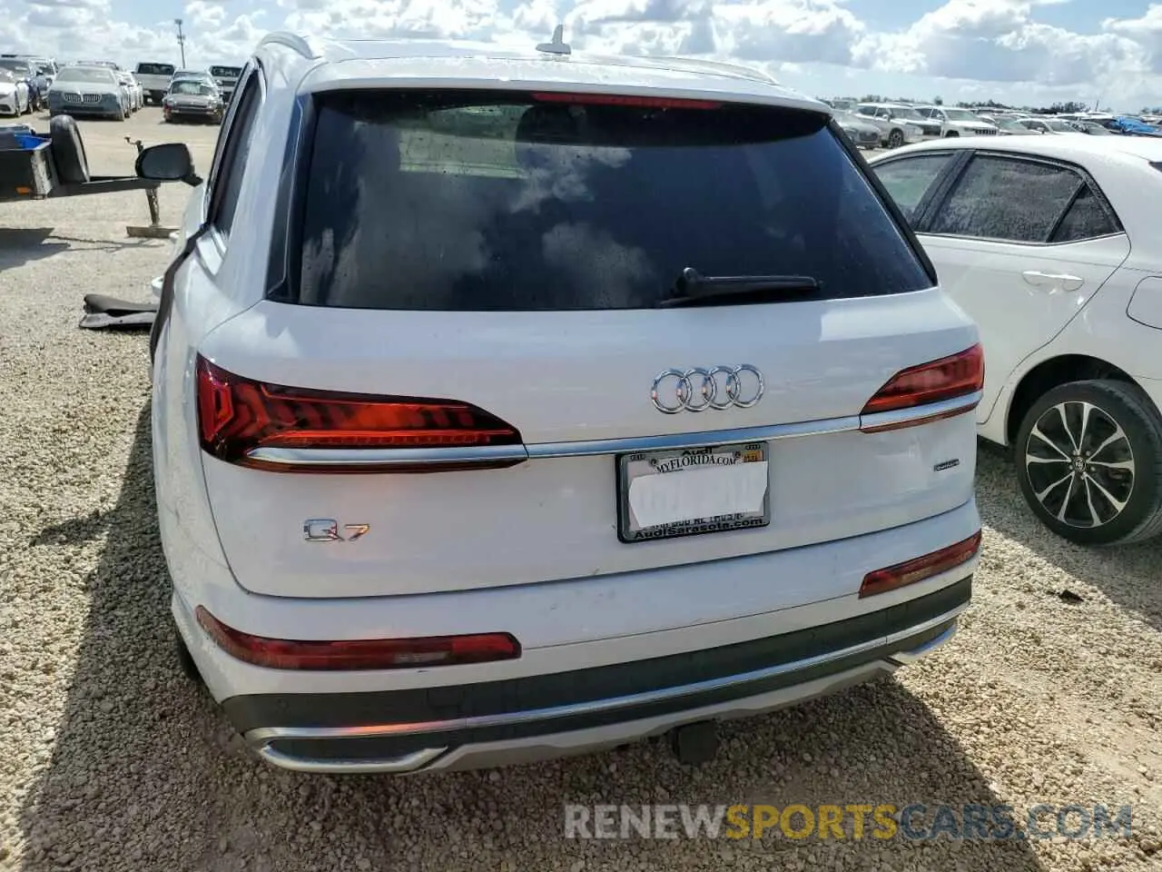 6 Photograph of a damaged car WA1VXBF71ND003968 AUDI Q7 2022