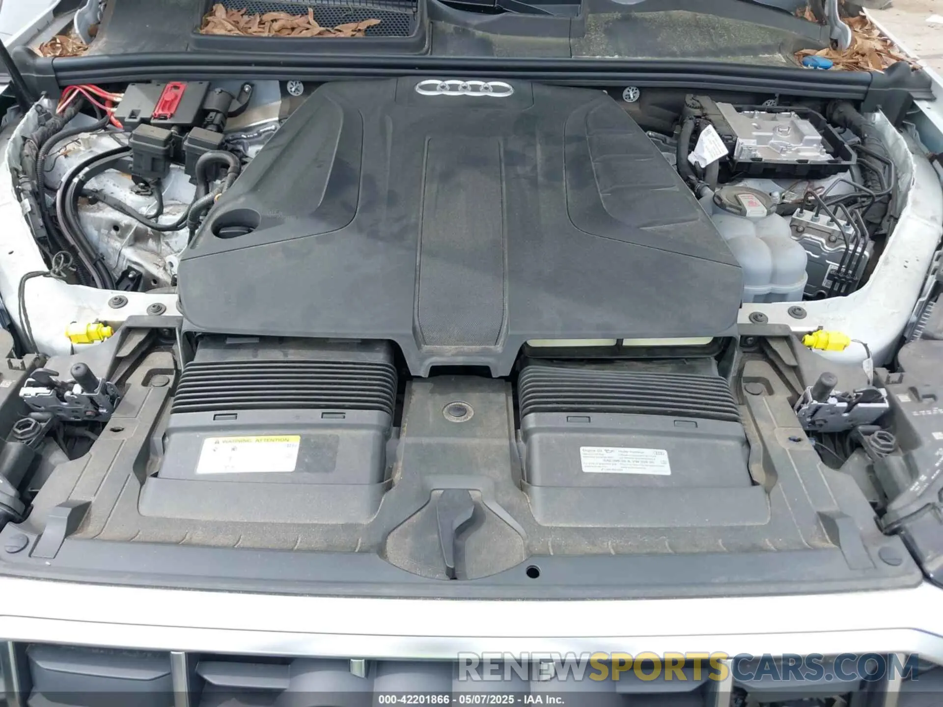 10 Photograph of a damaged car WA1LCBF71PD019481 AUDI Q7 2023