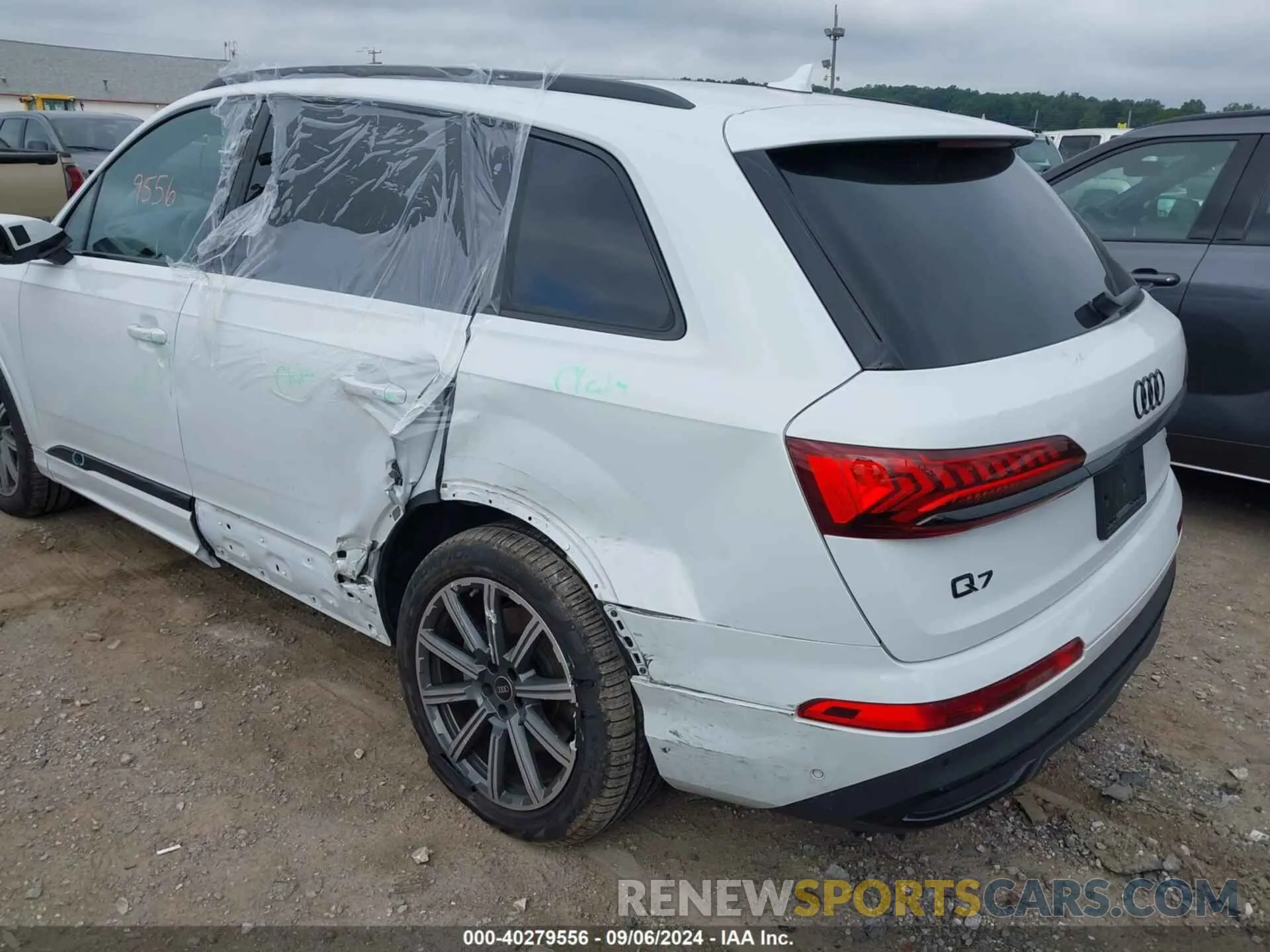 3 Photograph of a damaged car WA1LCBF74PD008040 AUDI Q7 2023
