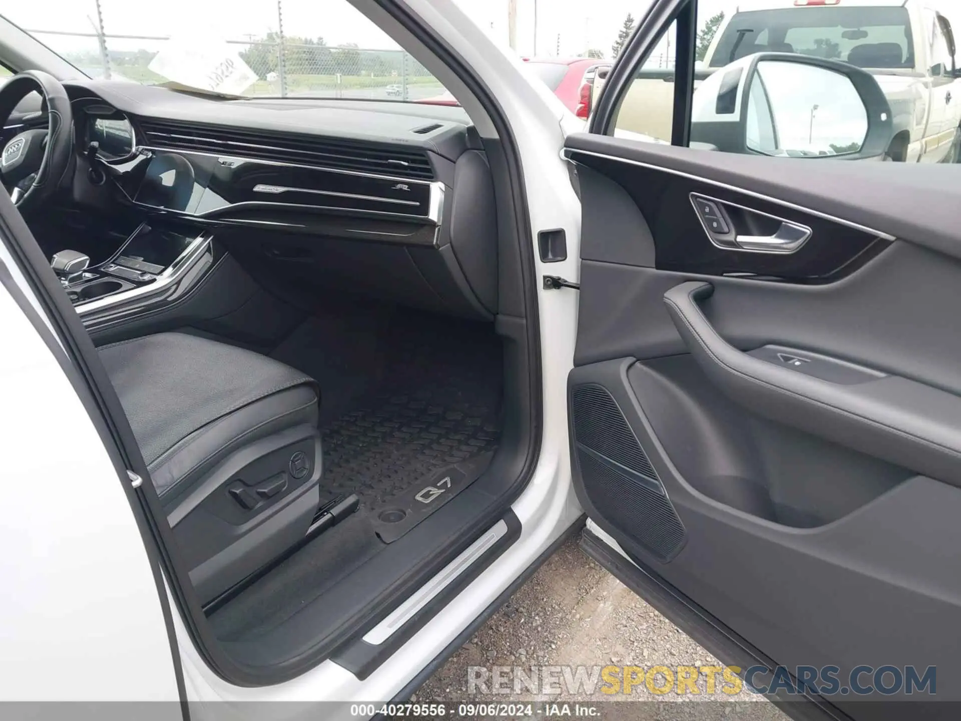 5 Photograph of a damaged car WA1LCBF74PD008040 AUDI Q7 2023