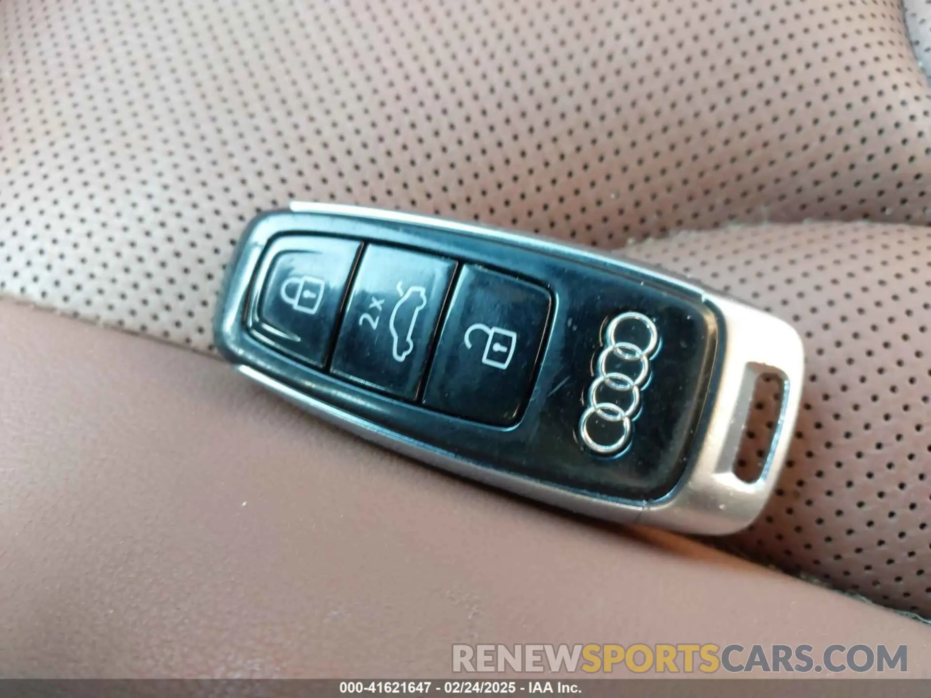 11 Фотография поврежденного автомобиля WA1LCBF77PD021834 AUDI Q7 2023