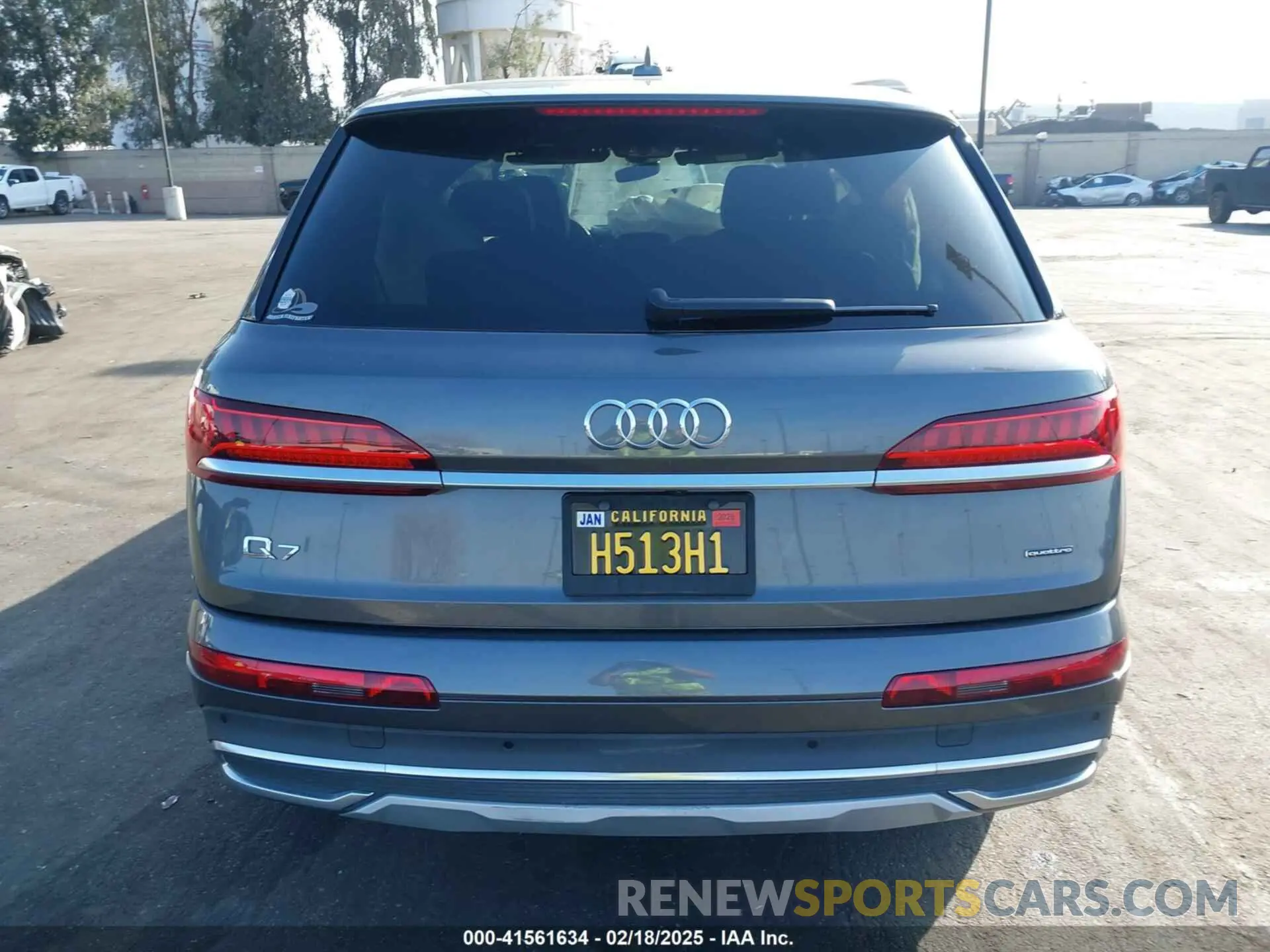 17 Photograph of a damaged car WA1LCBF78PD005612 AUDI Q7 2023