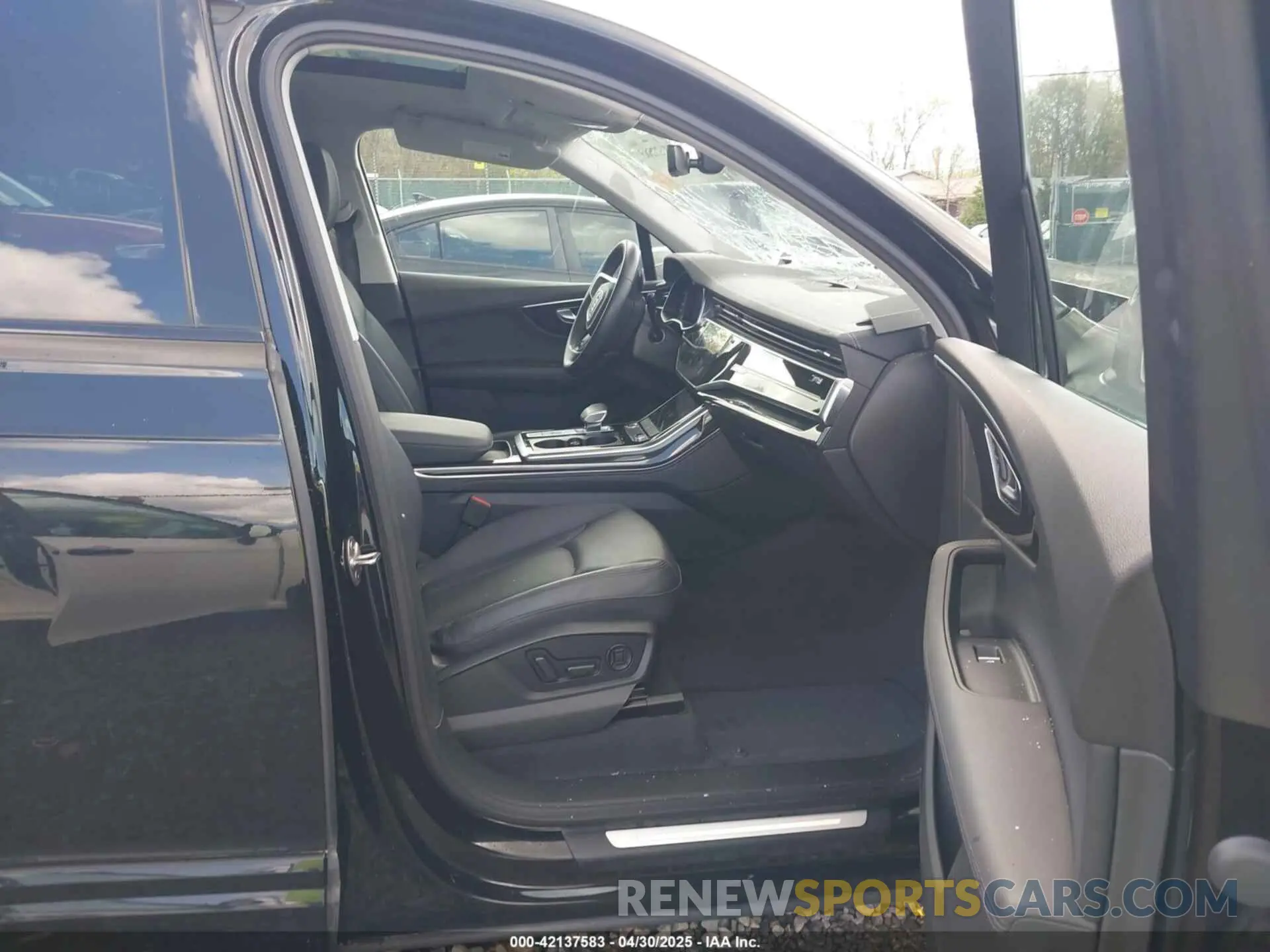 5 Photograph of a damaged car WA1LCBF7XPD007376 AUDI Q7 2023
