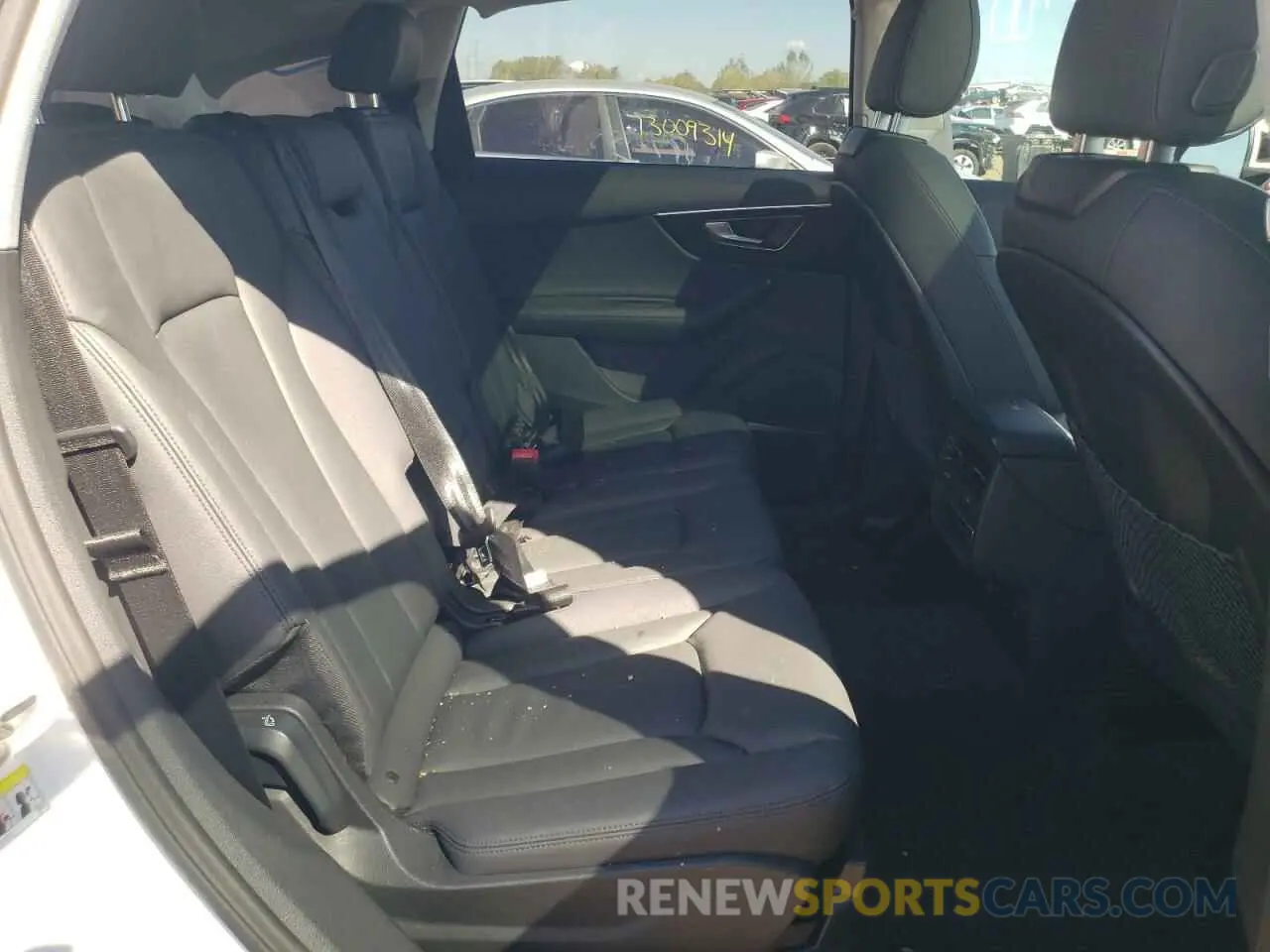 10 Photograph of a damaged car WA1LXBF70PD001672 AUDI Q7 2023