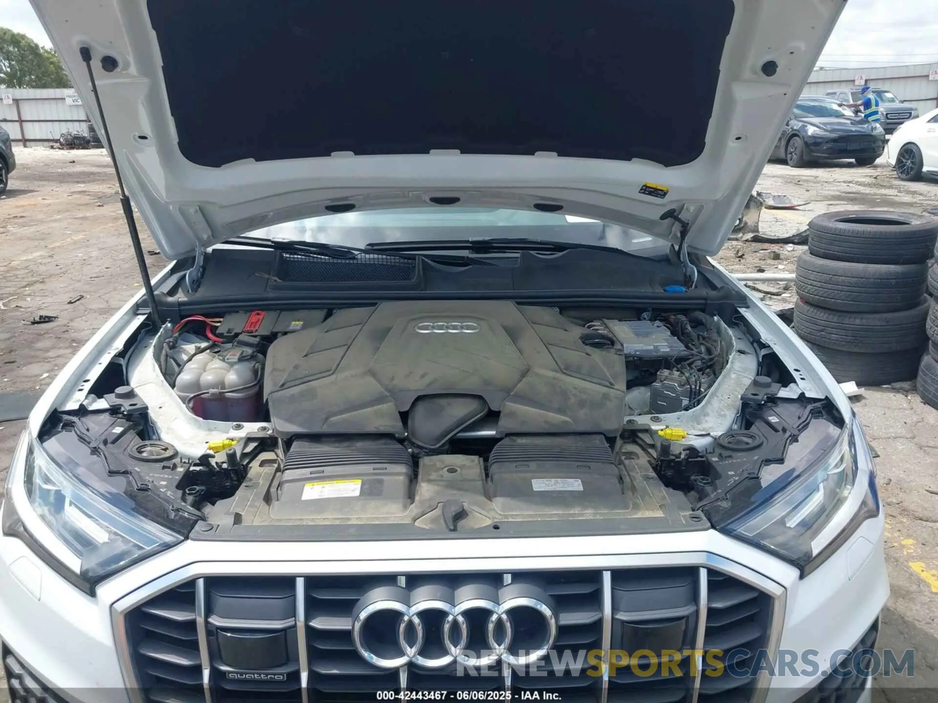 10 Photograph of a damaged car WA1LXBF70PD002269 AUDI Q7 2023