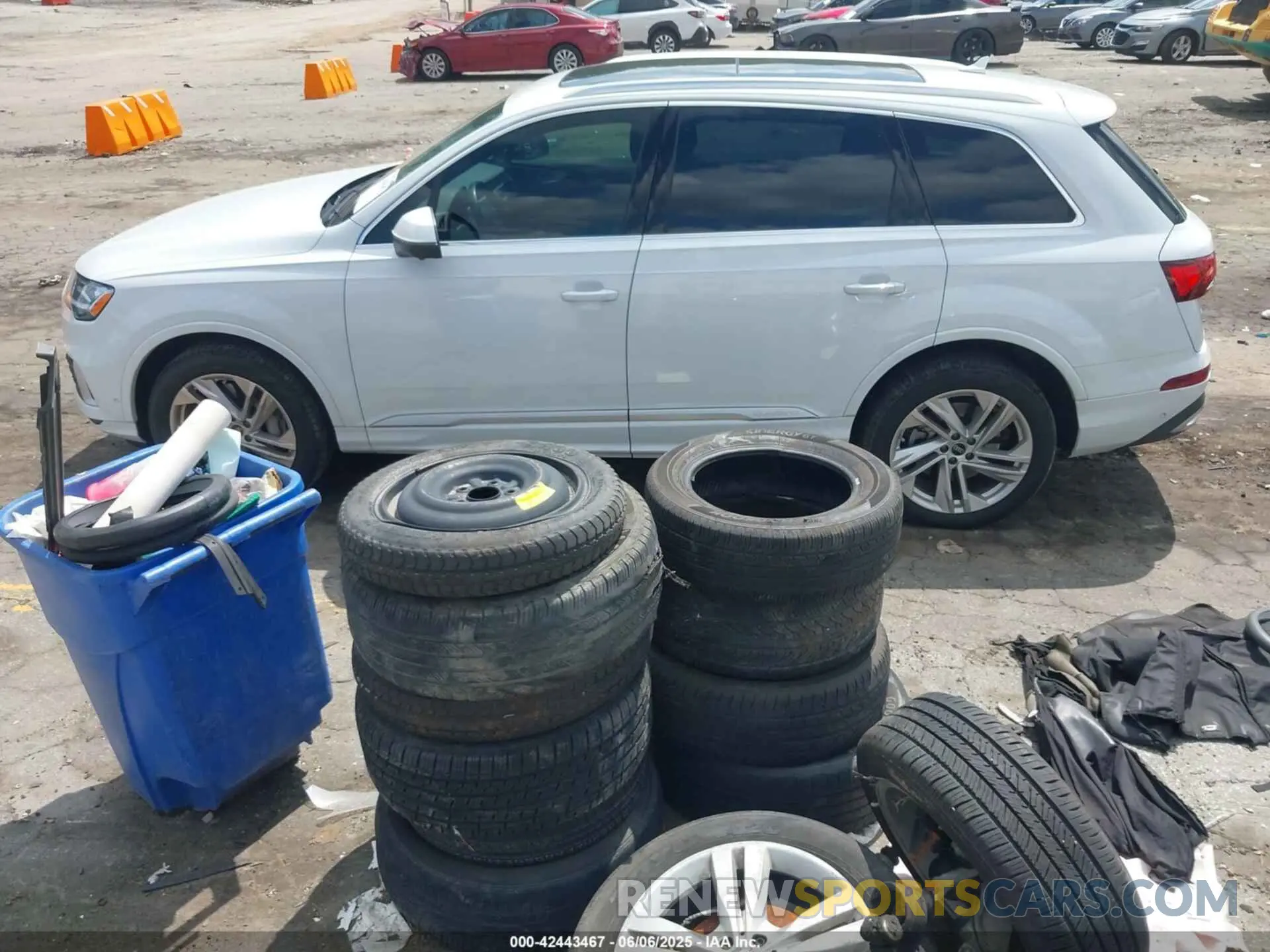 14 Photograph of a damaged car WA1LXBF70PD002269 AUDI Q7 2023