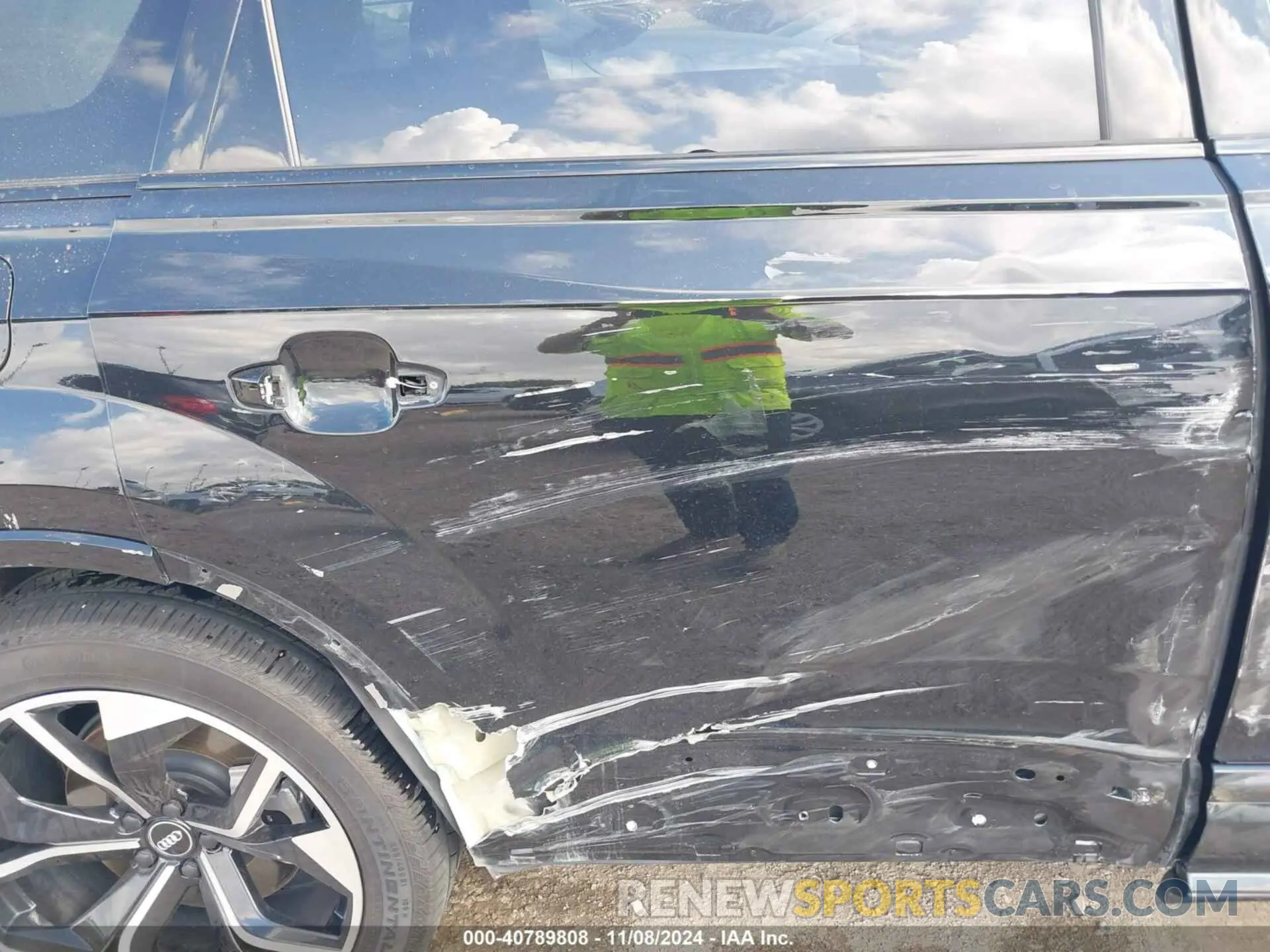 18 Photograph of a damaged car WA1LXBF70PD009156 AUDI Q7 2023