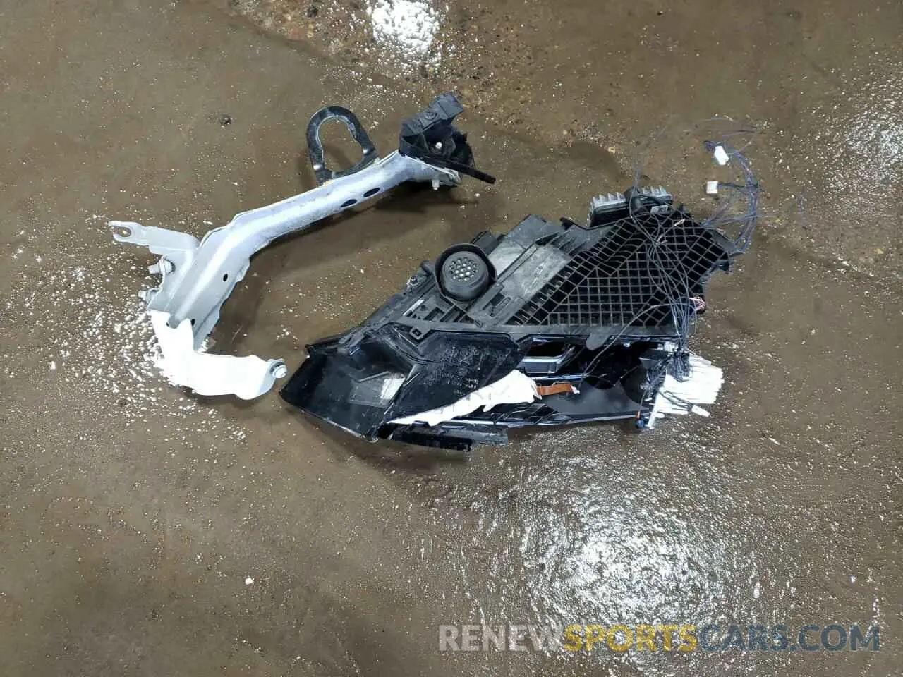 13 Photograph of a damaged car WA1LXBF71PD016522 AUDI Q7 2023
